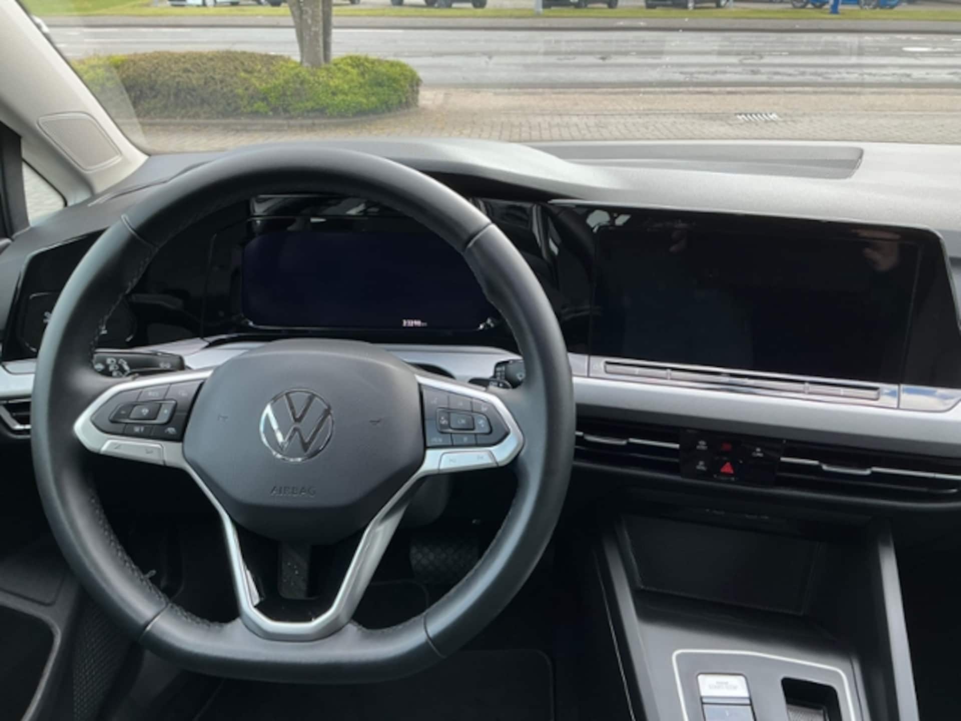 Volkswagen Golf Variant Life