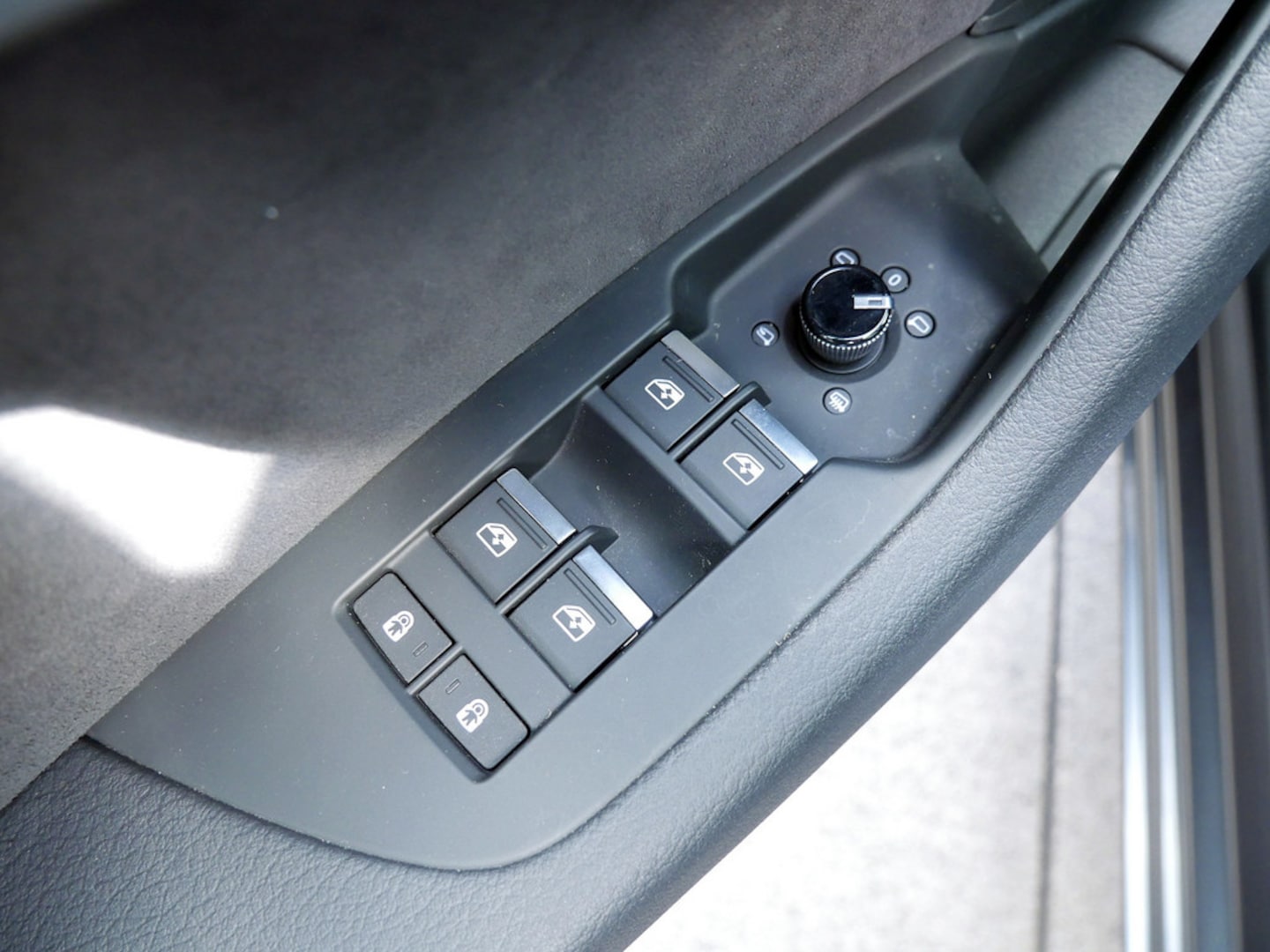 Bild über Audi S6 Avant TDI quattro tiptronic - für weitere Informationen kontaktieren Sie den Audi Partner