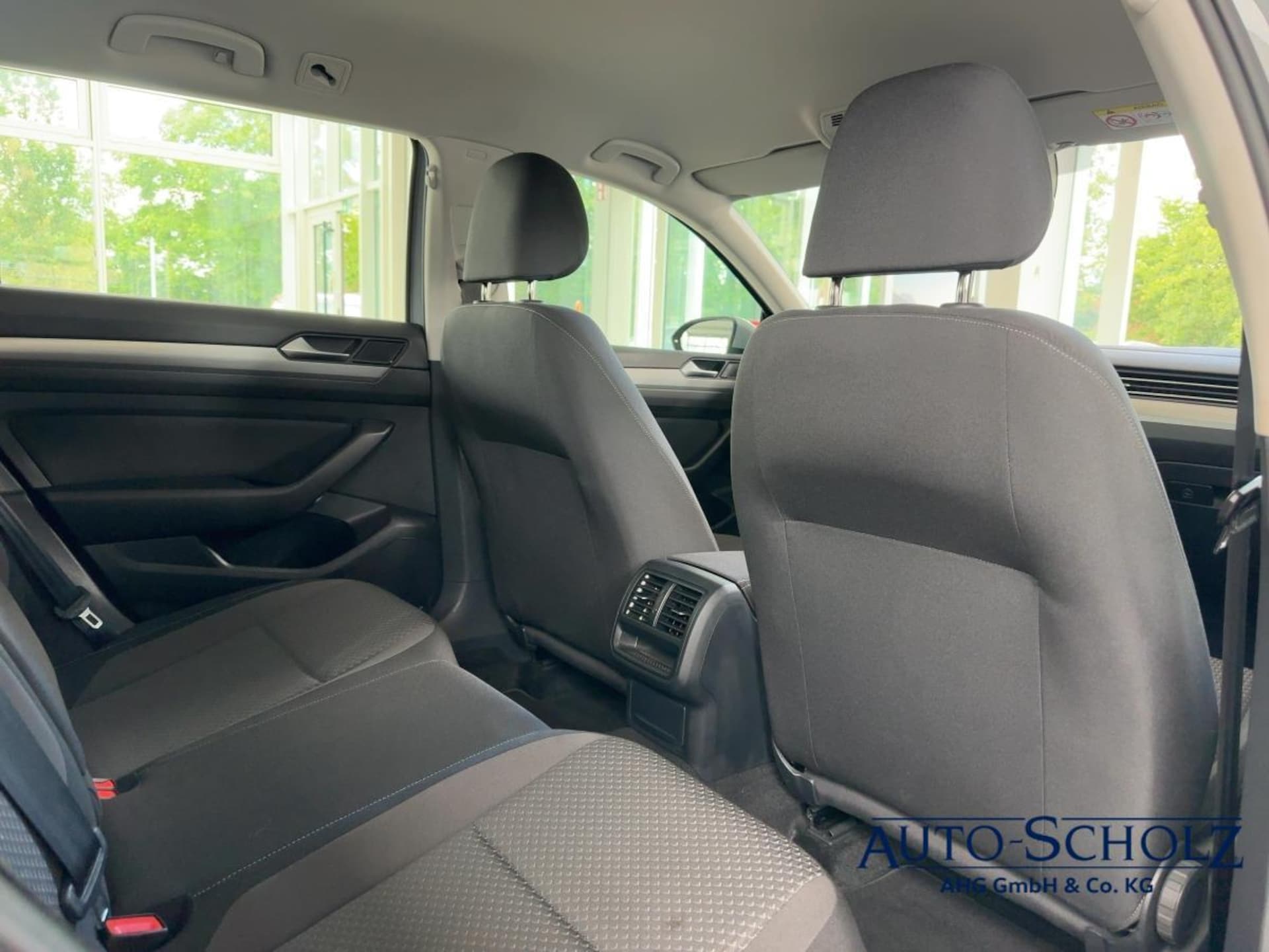Volkswagen Passat Variant Basis-Modell