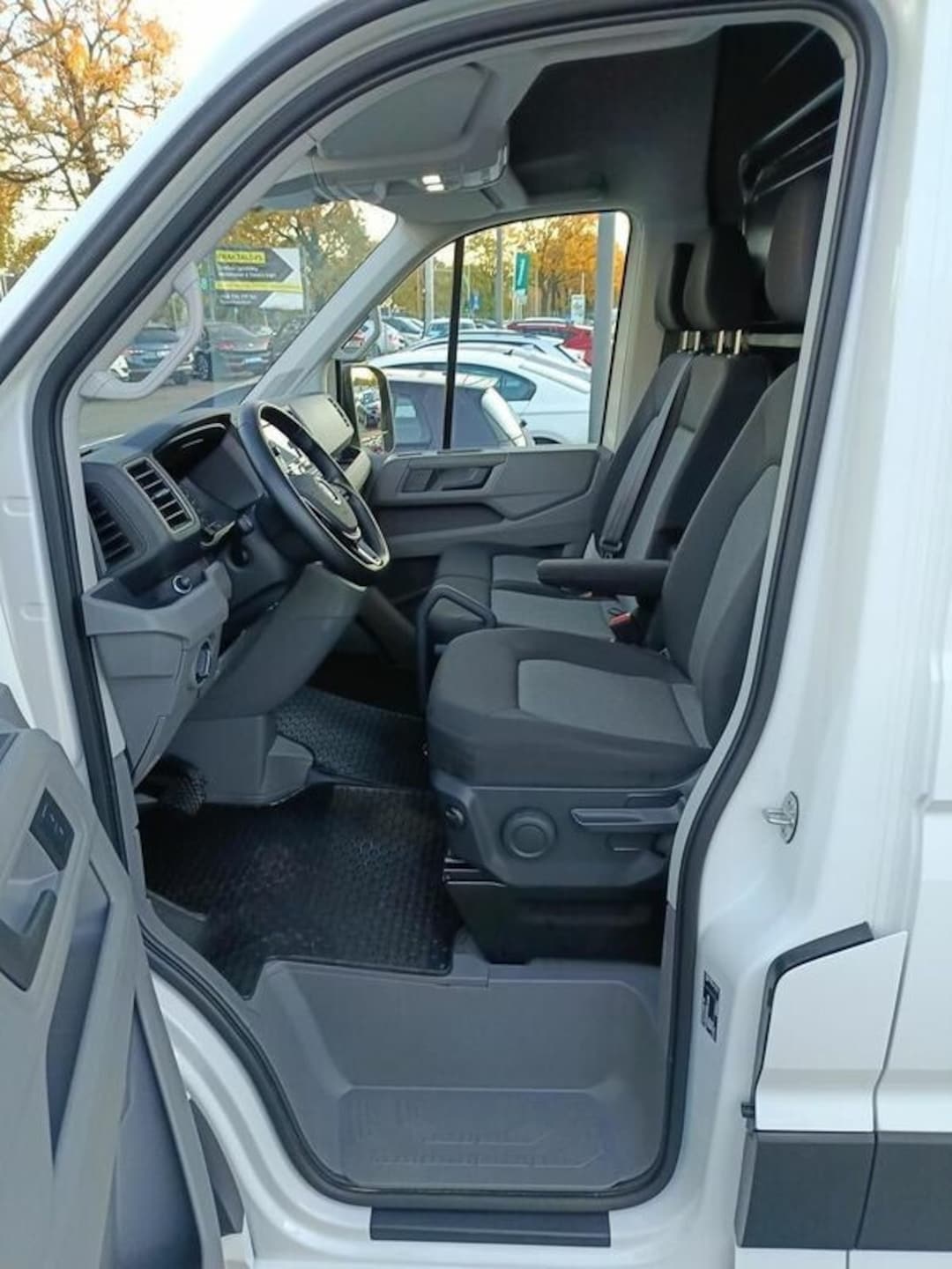 Volkswagen Crafter Furgon średni rozstaw osi