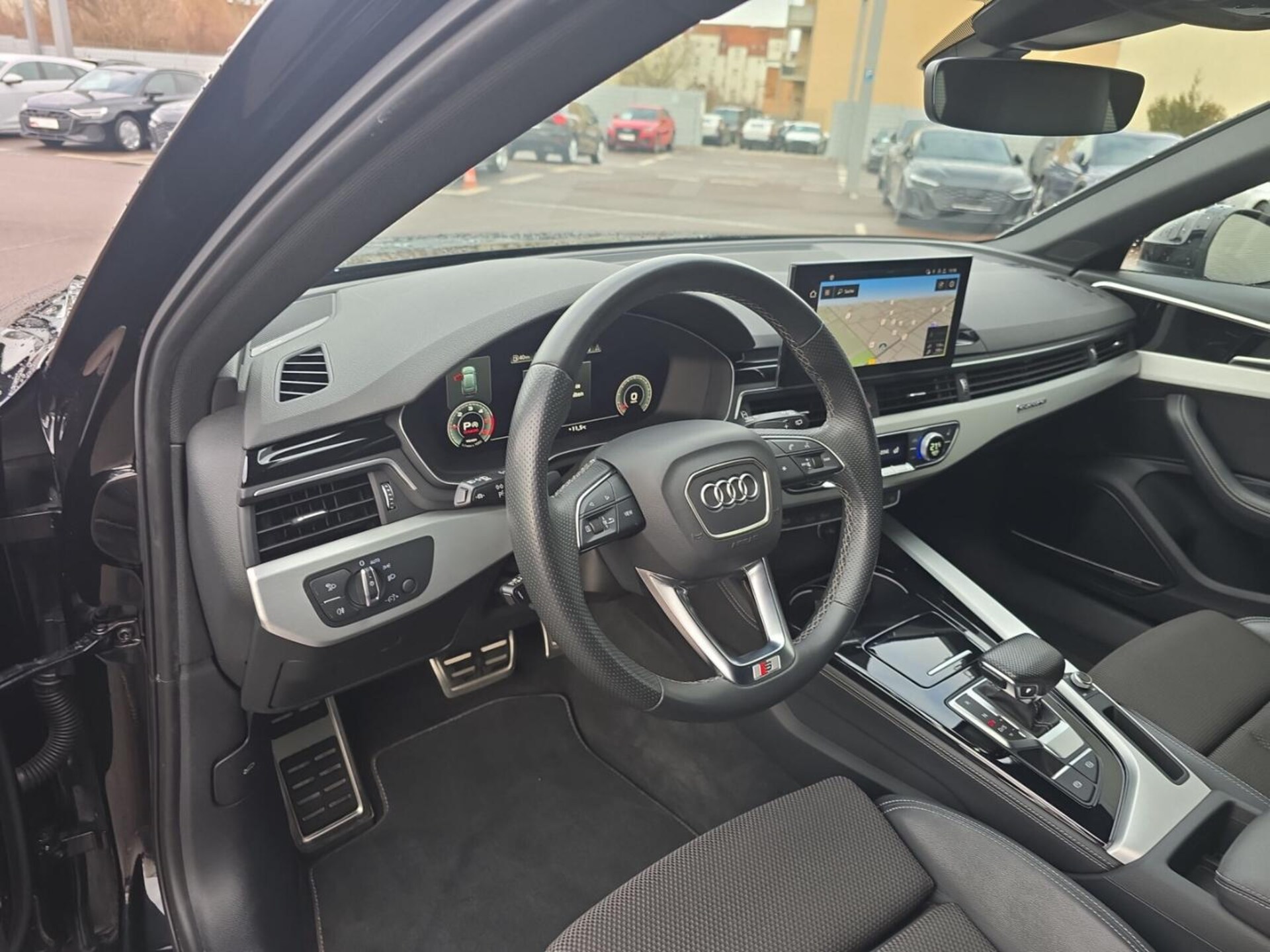 Audi A4 Avant S line