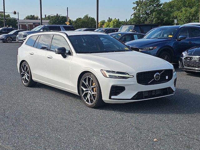 Photo of 2024 Volvo V60 Recharge Plug-In Hybrid