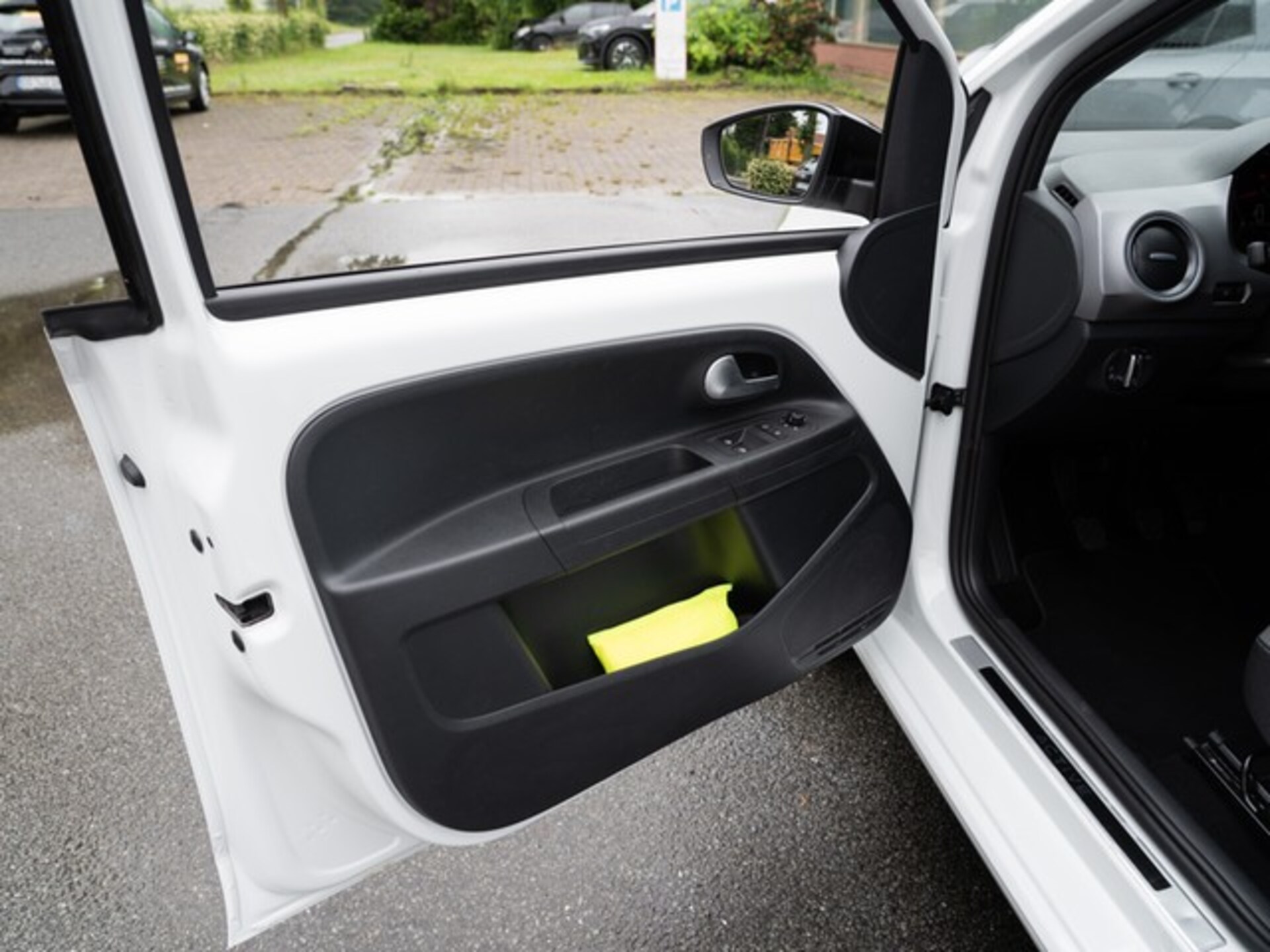 Volkswagen up! ACTIVE