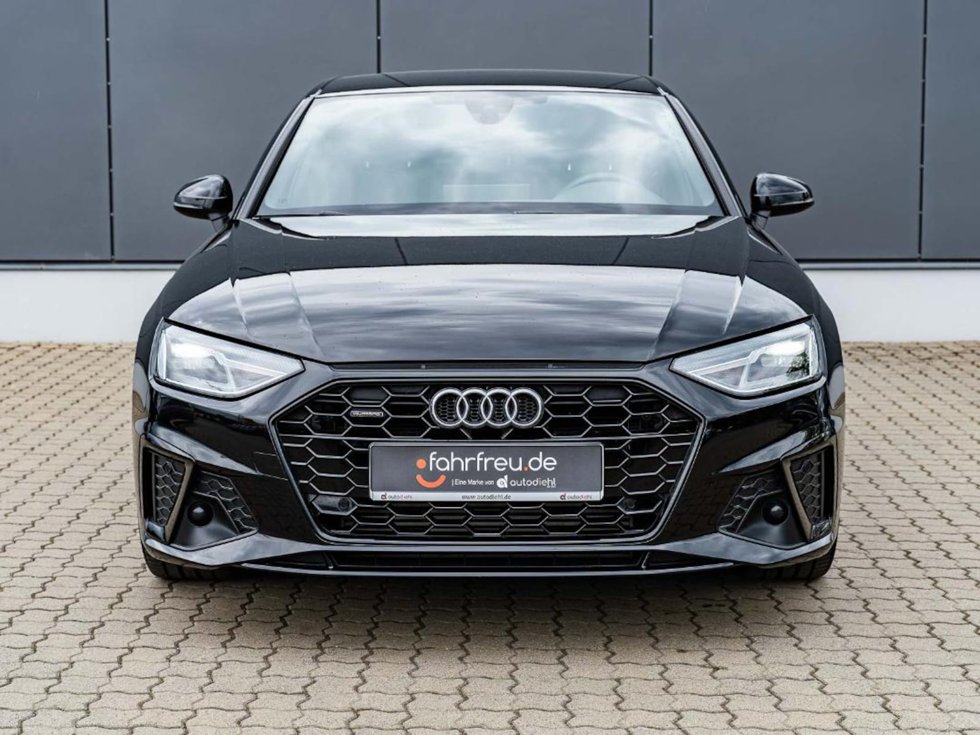 Audi A4 Limousine S line