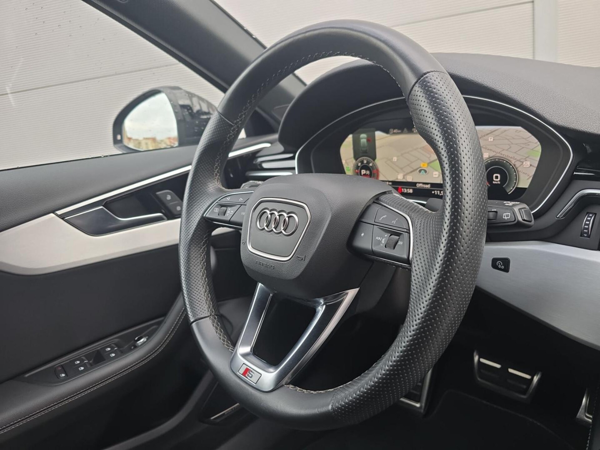 Audi A4 Avant S line