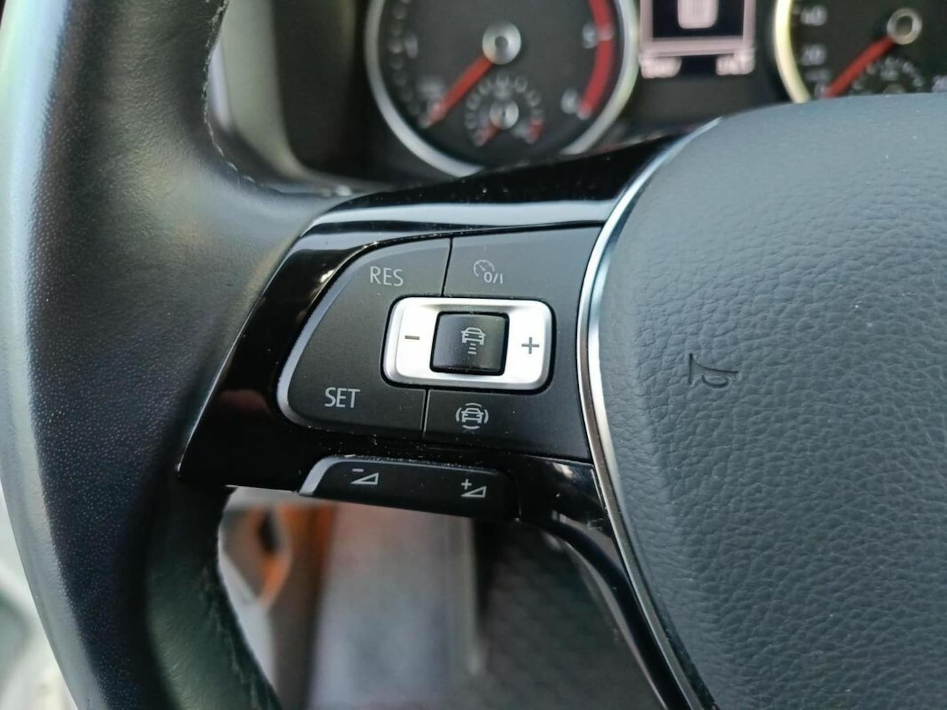 Volkswagen Crafter Furgon średni rozstaw osi