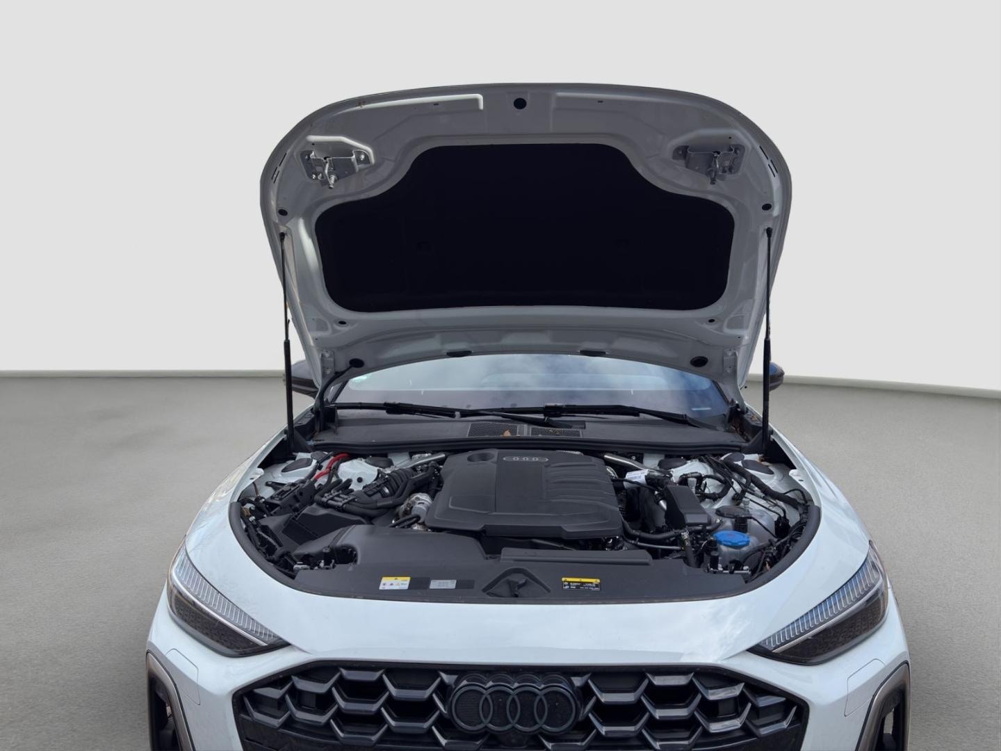 Bild über Audi A5 Limousine TDI quattro 150 kW S tronic - für weitere Informationen kontaktieren Sie den Audi Partner