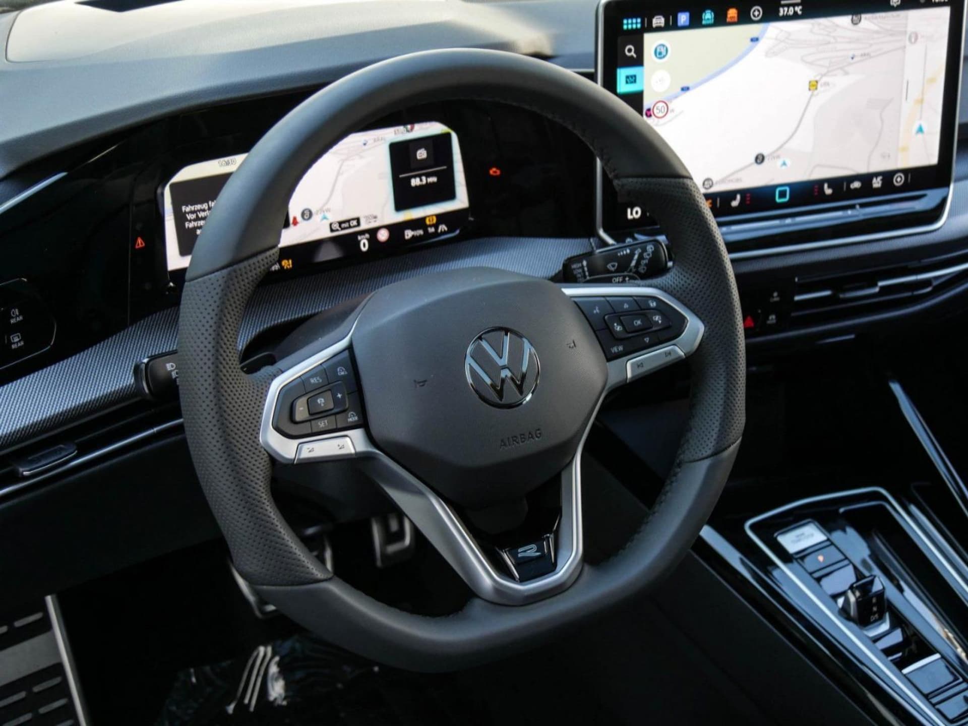 Volkswagen Golf R-Line