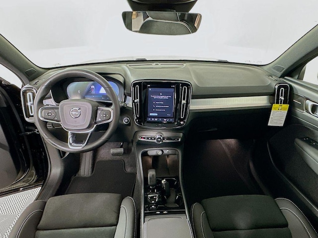 2026 Volvo XC40