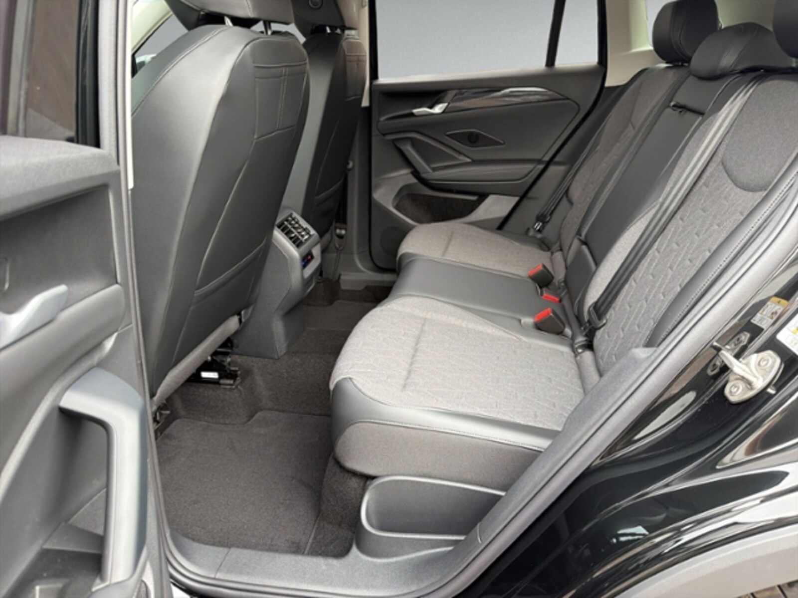 Volkswagen Tiguan – Bild 10