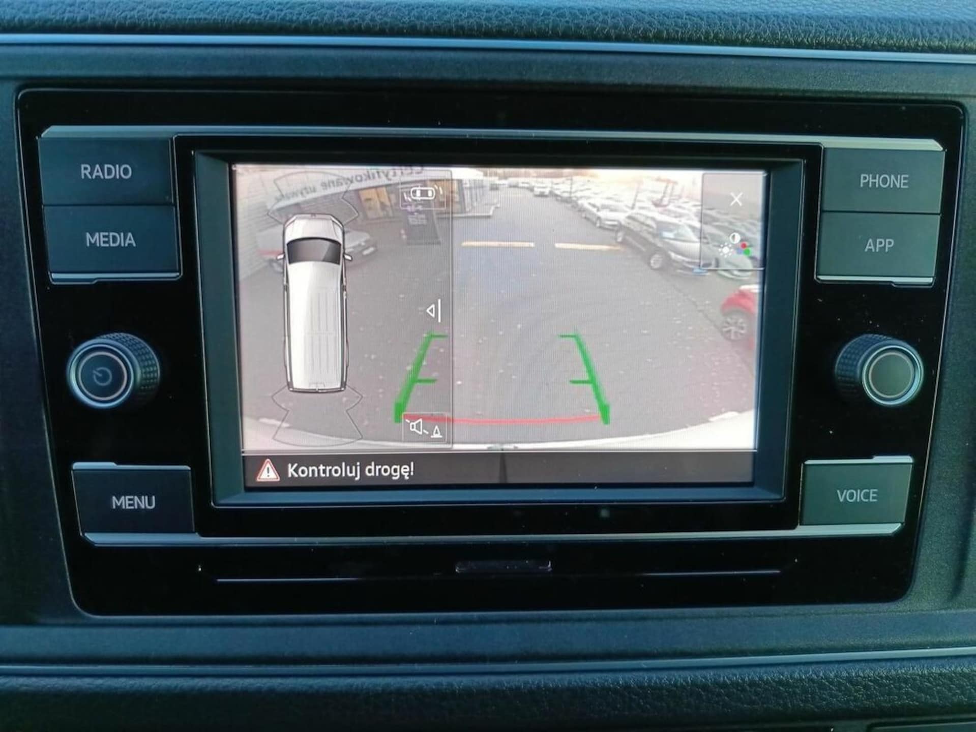 Volkswagen Crafter Furgon średni rozstaw osi