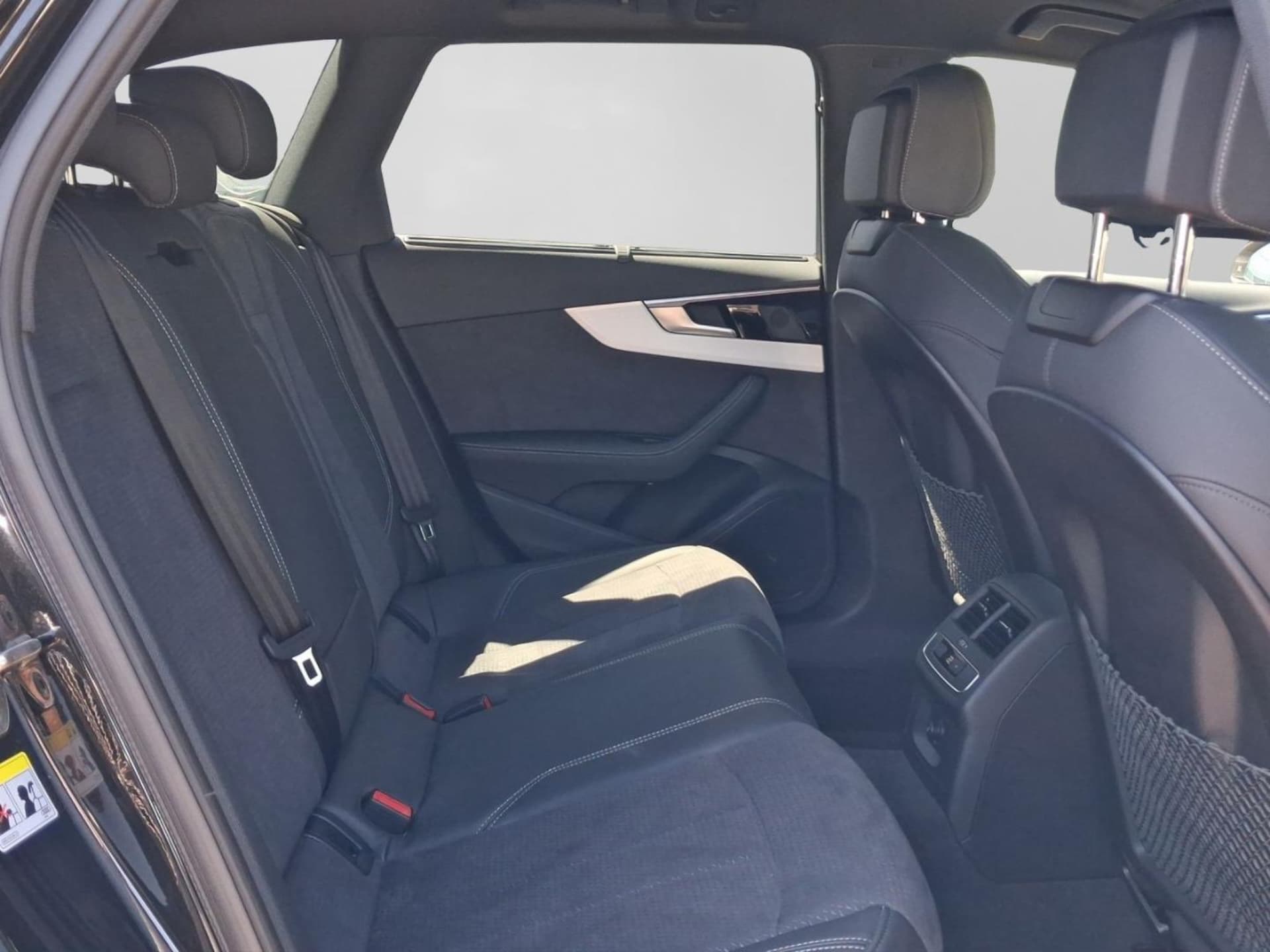 Audi A4 Avant S line