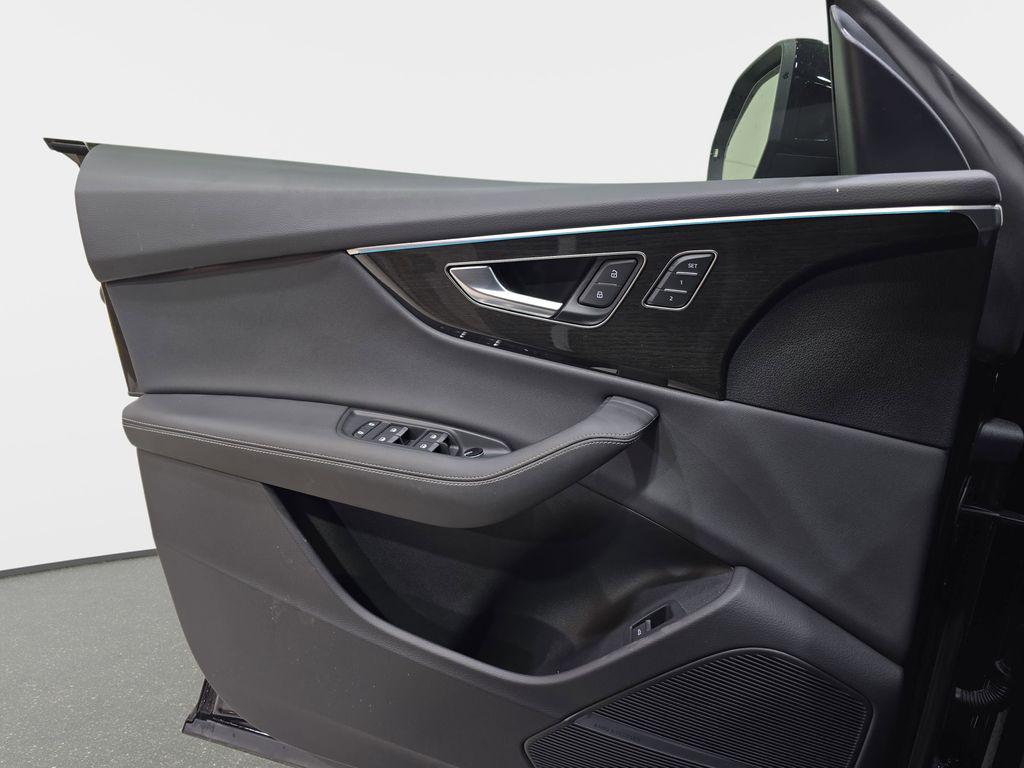 2025 Audi Q8 Premium Plus - Photo 30