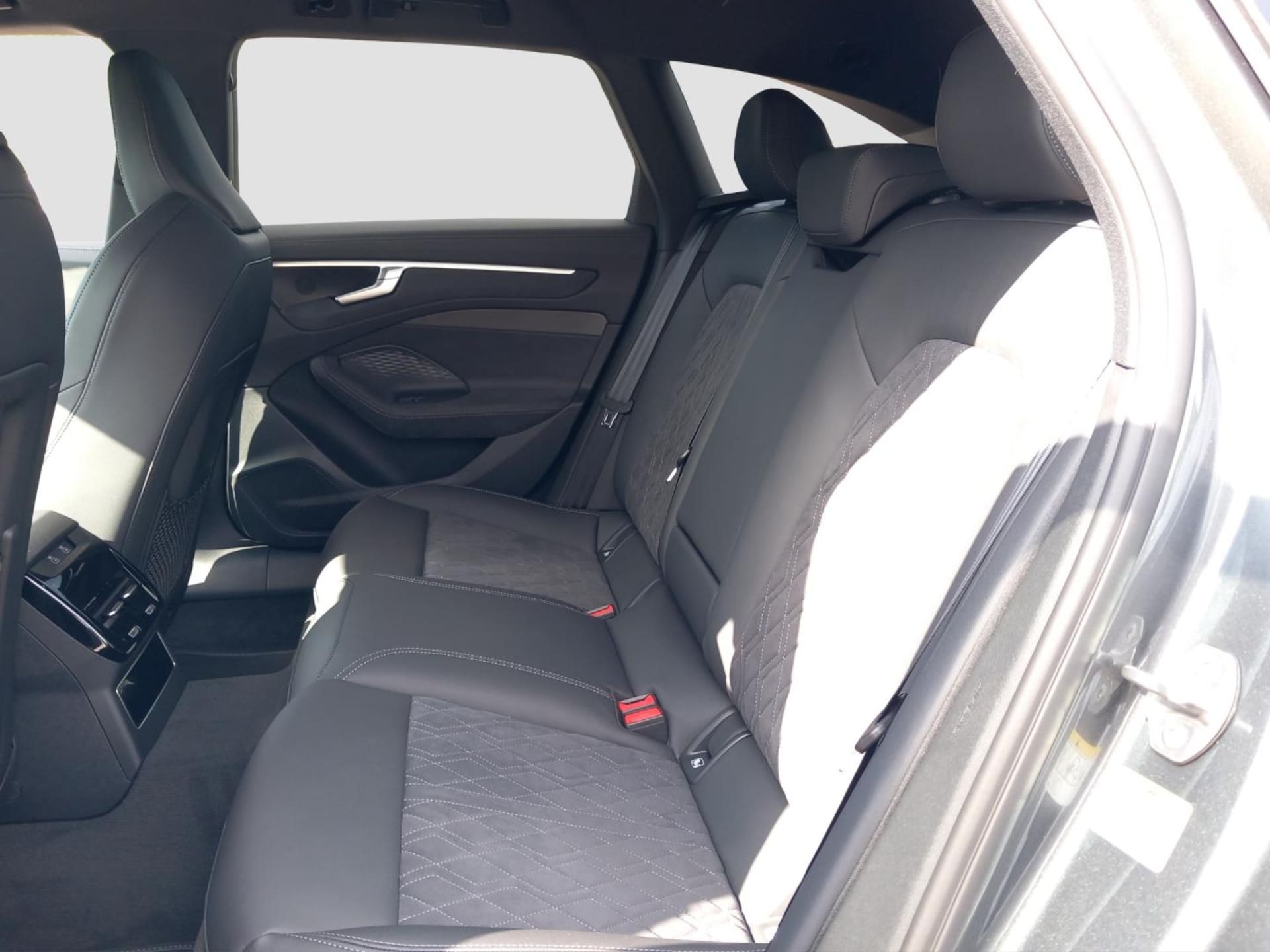 Audi A6 Avant edition one