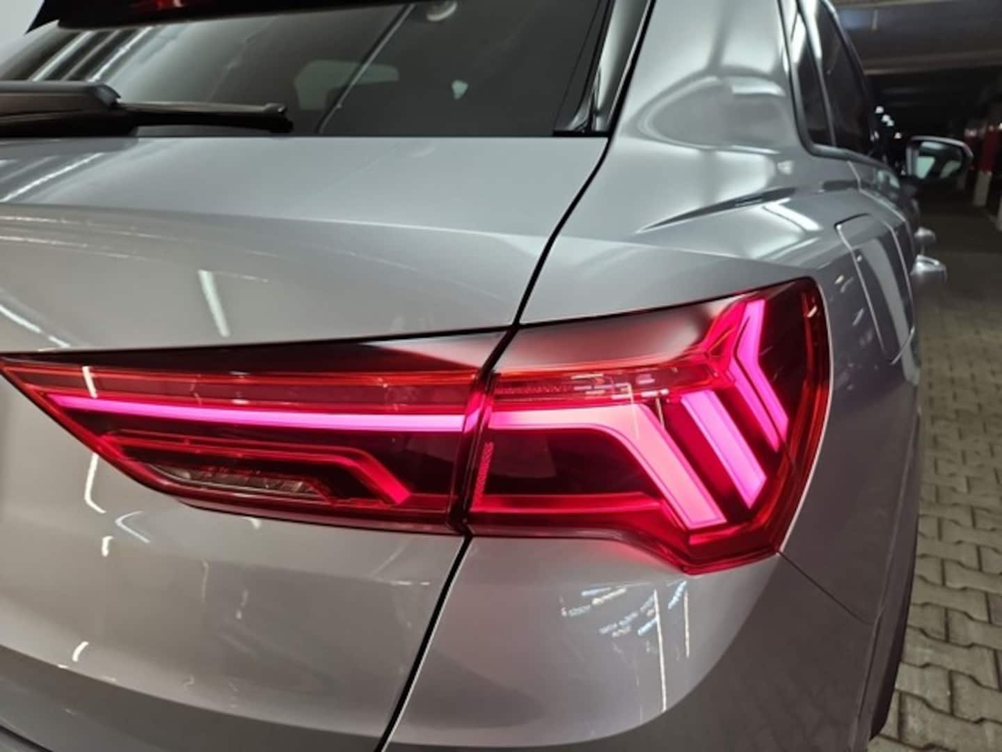 Bild über Audi Q3 TFSI 110 kW S tronic - für weitere Informationen kontaktieren Sie den Audi Partner