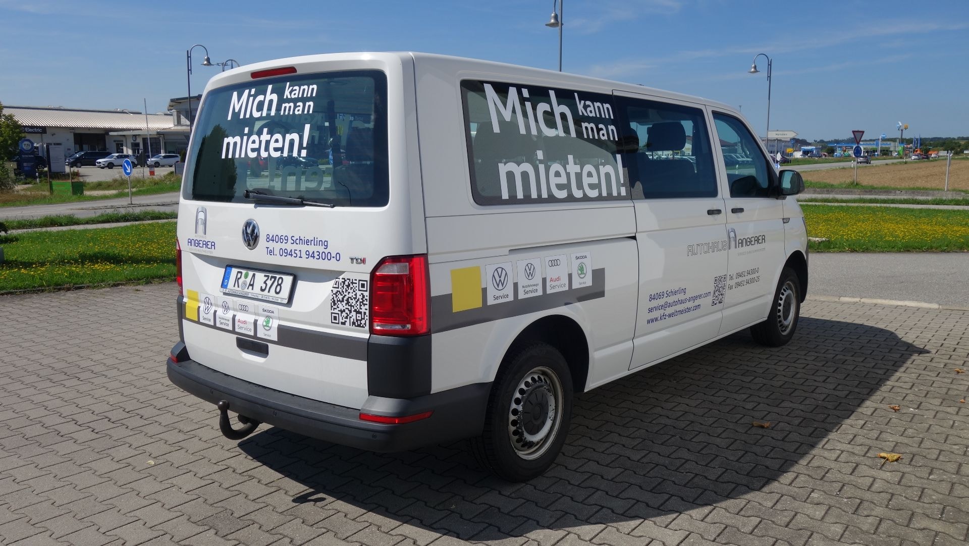 Volkswagen T6 Transporter Kombi langer Radstand