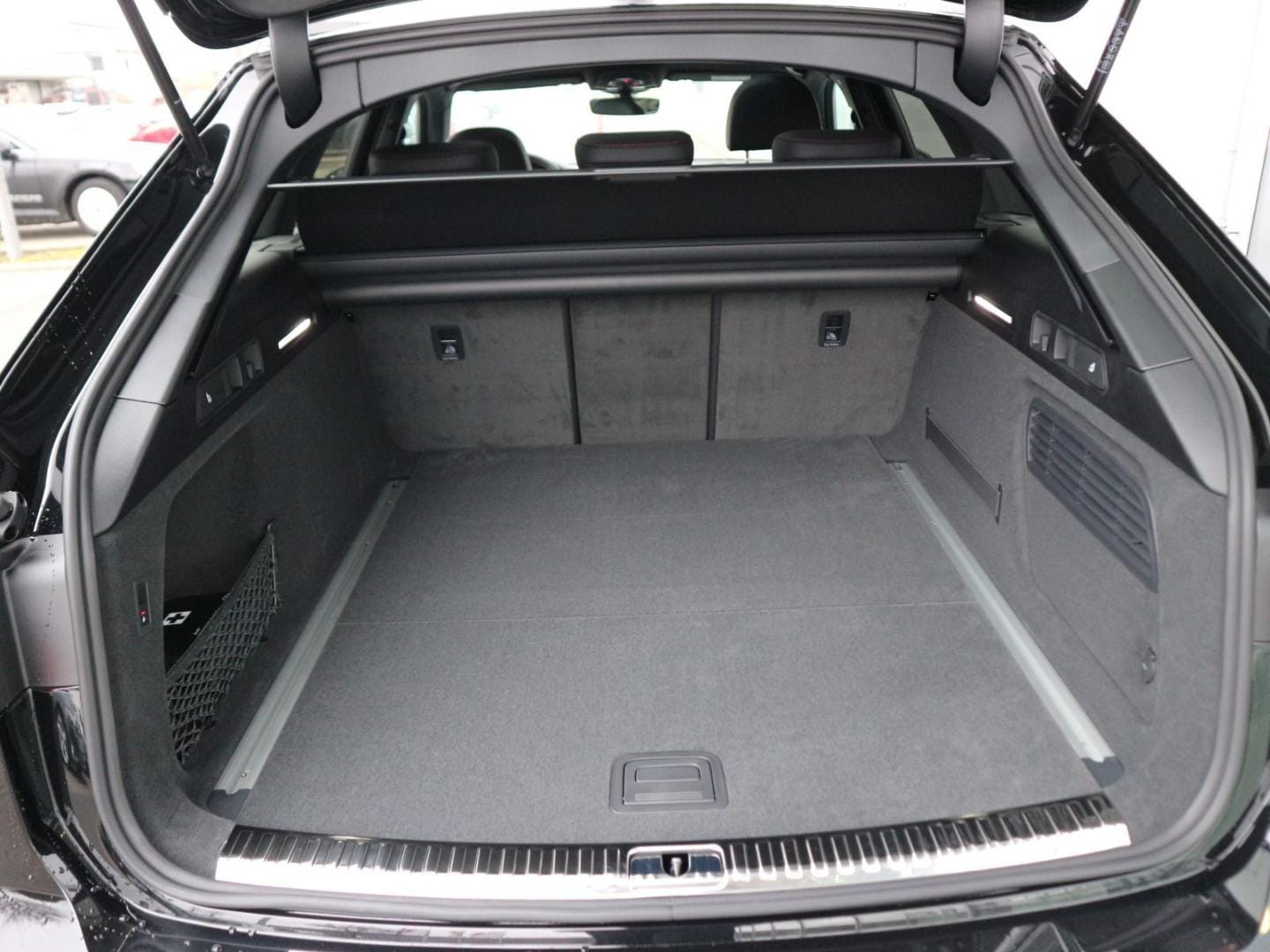 Bild über Audi A6 Avant S line 45 TDI quattro S tronic - für weitere Informationen kontaktieren Sie den Audi Partner