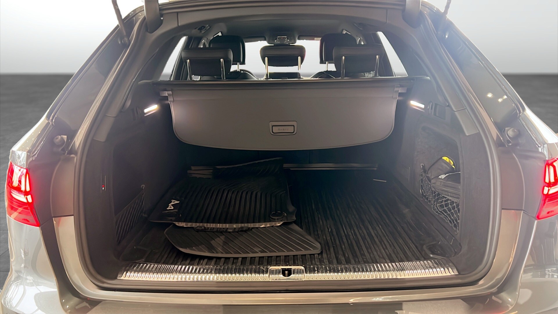 Image about Audi A4 Avant A4 Avant 40 TDI quattro S line 204 hk S tronic