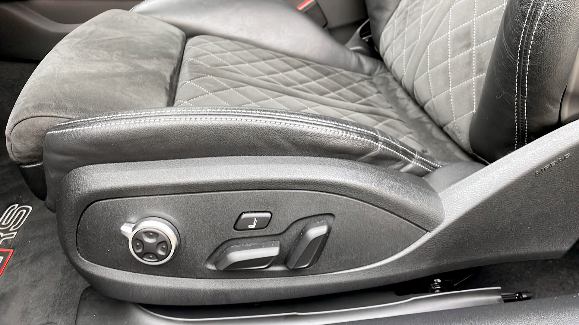 Bild som visar Audi RS 5 Coupé RS 5 Coupé 2.9 TFSI quattro 450 hk tiptronic - för mer information kontakta din Audi Partner