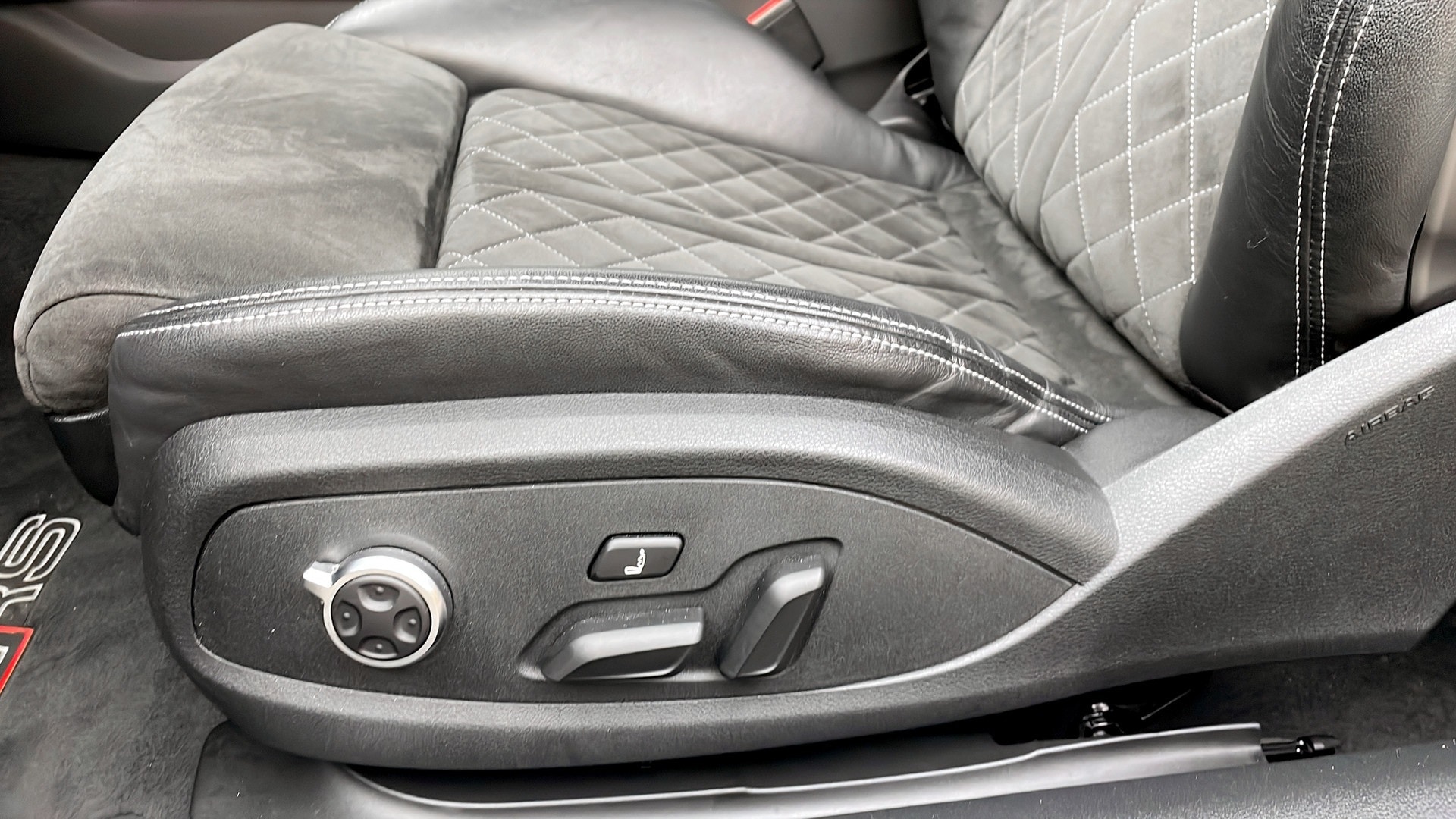 Bild som visar Audi RS 5 Coupé RS 5 Coupé 2.9 TFSI quattro 450 hk tiptronic - för mer information kontakta din Audi Partner