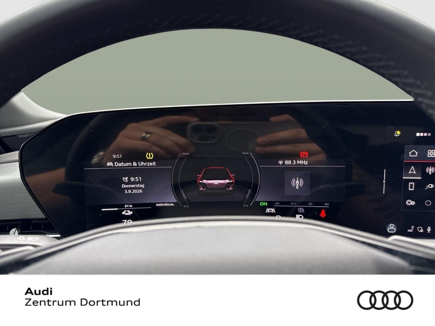 Bild über Audi A6 Avant e-tron e-tron - für weitere Informationen kontaktieren Sie den Audi Partner
