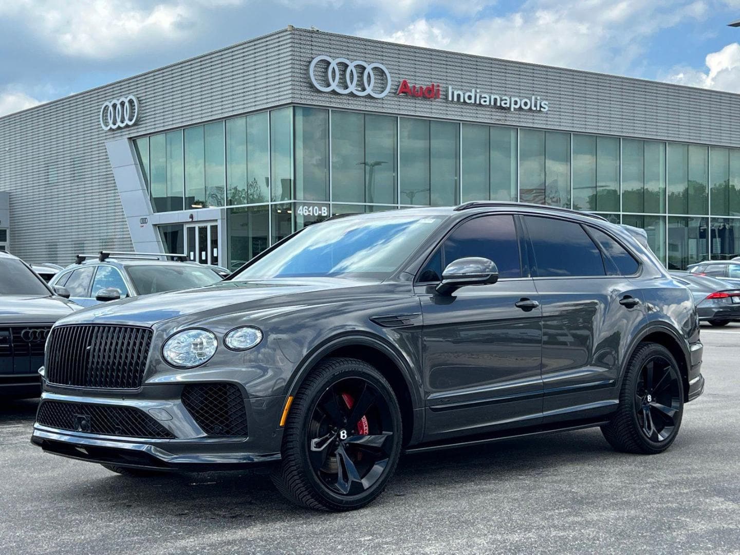 2024 Bentley Bentayga Azure's photo