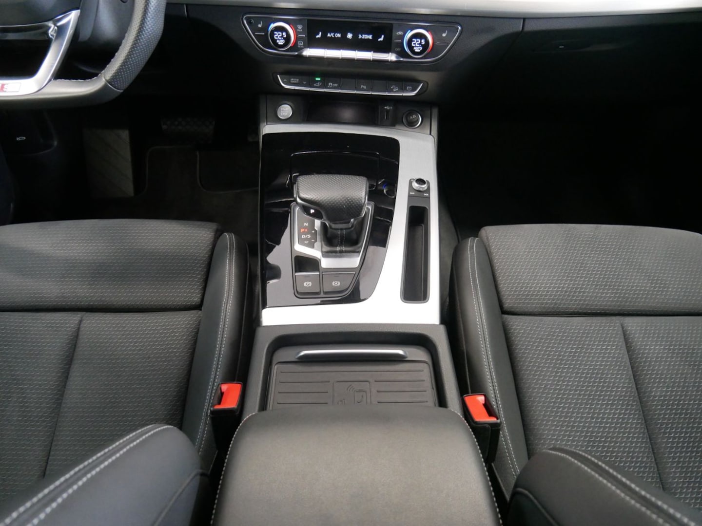 Bild über Audi Q5 TFSI e S line 50 TFSI e quattro S tronic - für weitere Informationen kontaktieren Sie den Audi Partner
