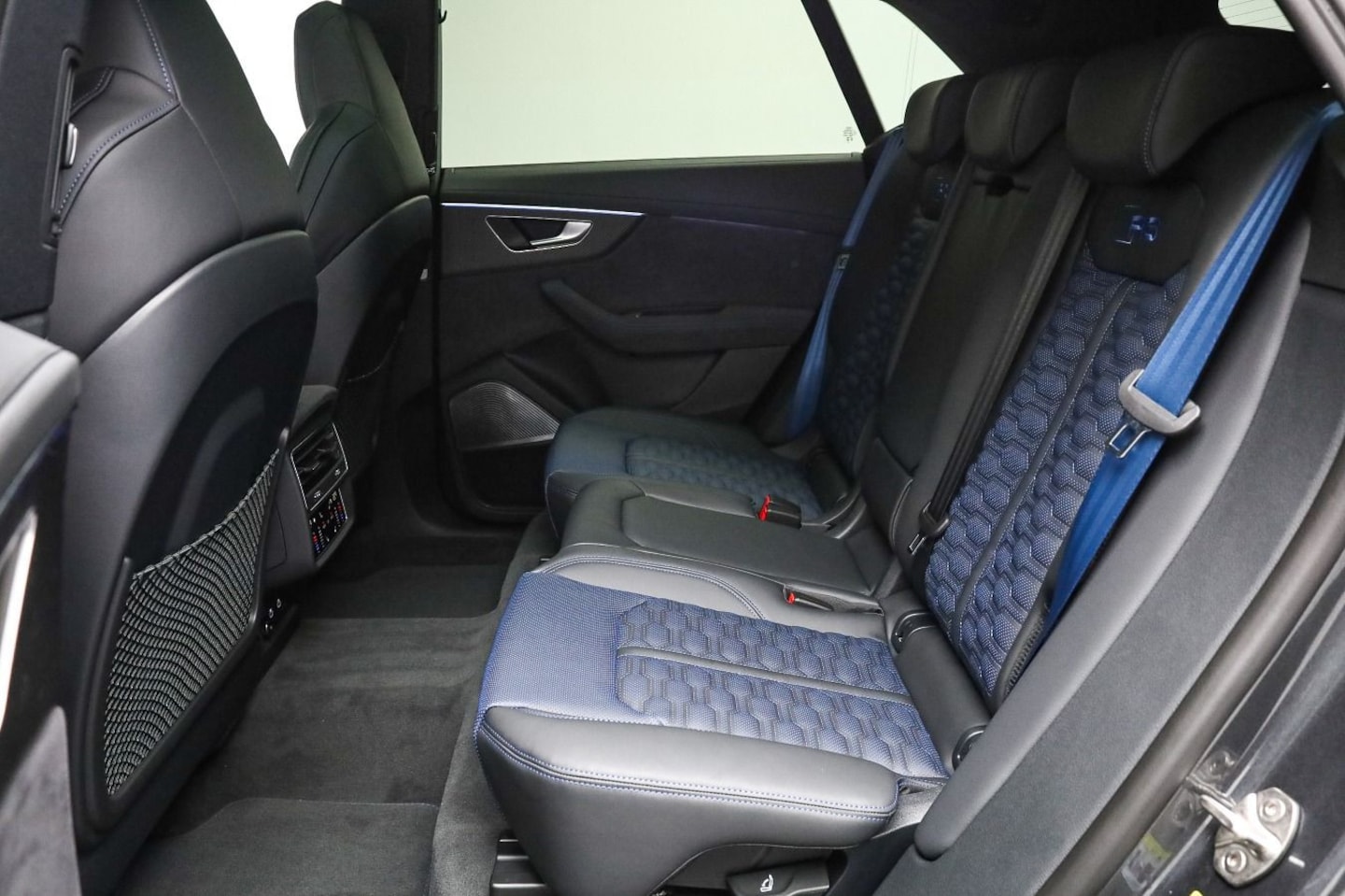 Bild über Audi RS Q8 SUV RS Q8 SUV performance 471 kW tiptronic - für weitere Informationen kontaktieren Sie den Audi Partner