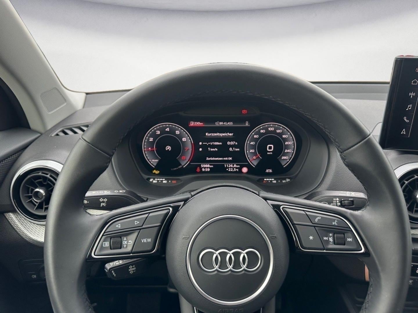 Bild über Audi Q2 S line 30 TFSI Schaltgetriebe - für weitere Informationen kontaktieren Sie den Audi Partner