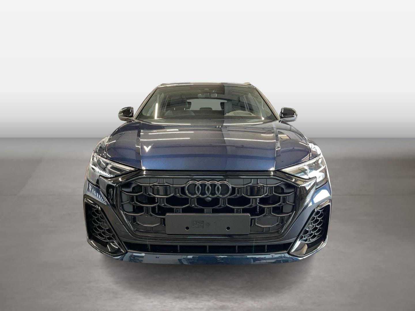 Bild über Audi Q8 SUV TFSI e S line business TFSI e quattro 290 kW tiptronic - für weitere Informationen kontaktieren Sie den Audi Partner