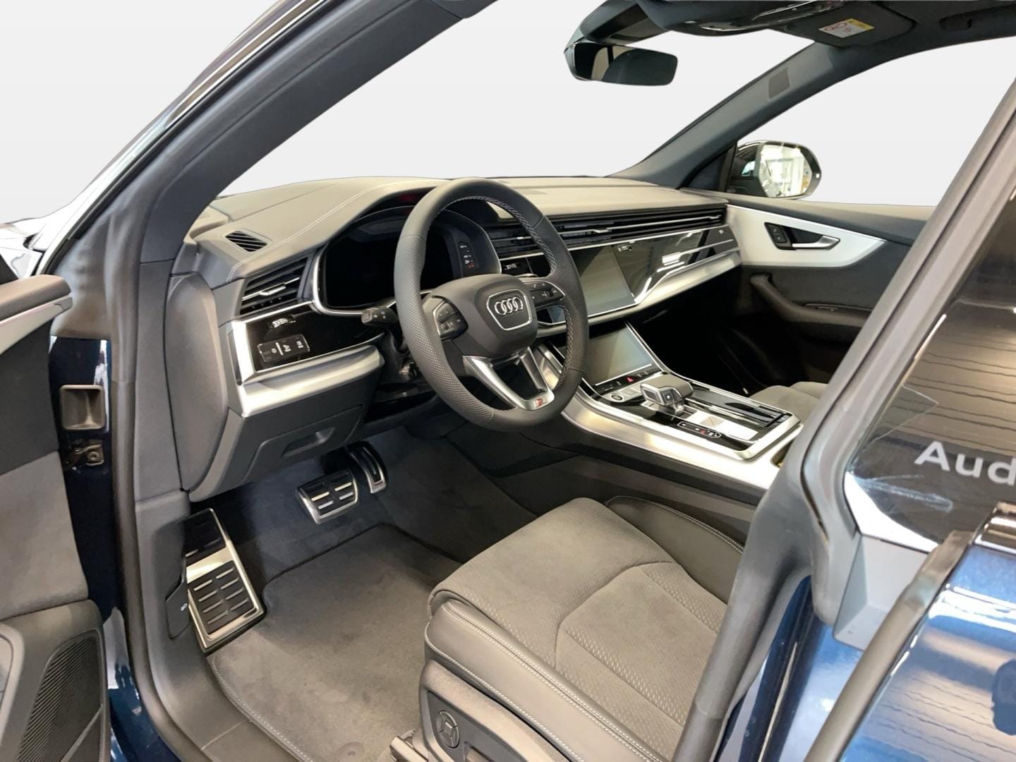 Bild über Audi Q8 SUV TFSI e S line business TFSI e quattro 290 kW tiptronic - für weitere Informationen kontaktieren Sie den Audi Partner