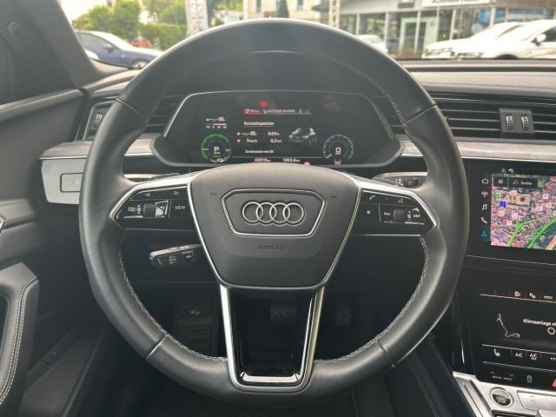 Audi Q8 Sportback e-tron S line