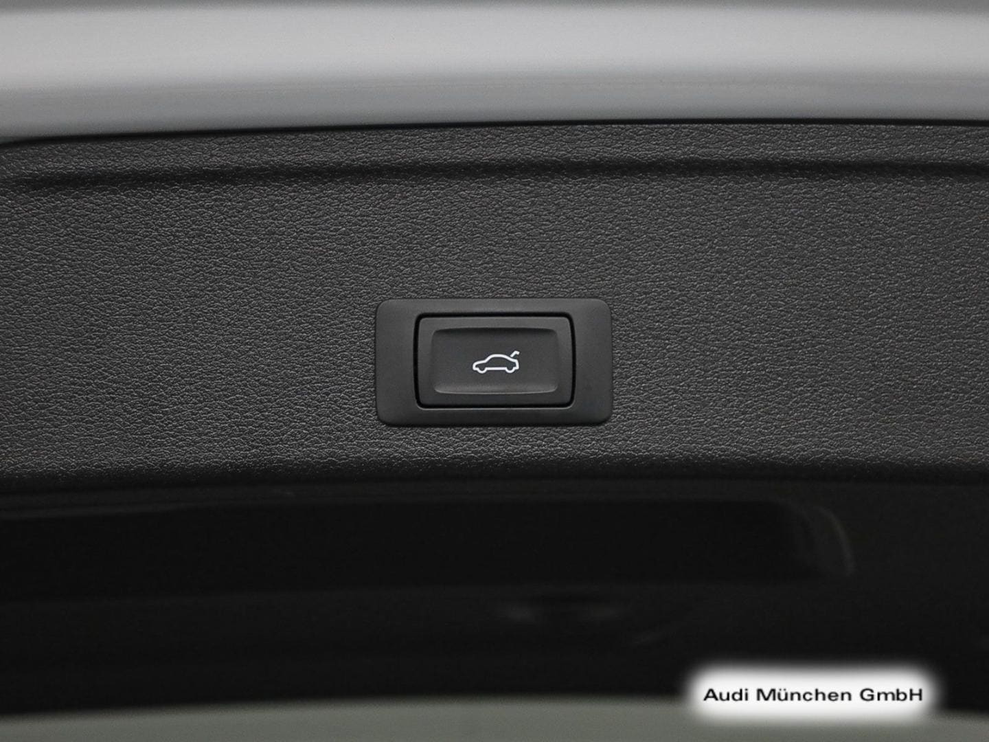 Bild über Audi A4 Avant advanced 40 TFSI quattro S tronic - für weitere Informationen kontaktieren Sie den Audi Partner