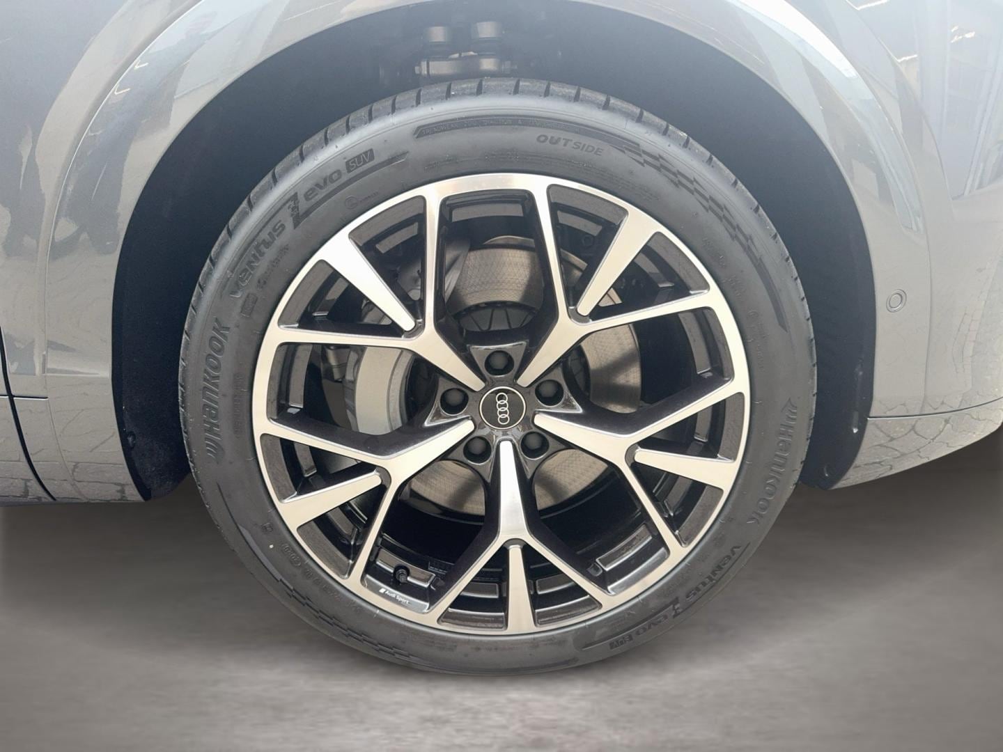 Bild über Audi Q7 SUV TDI quattro 220 kW tiptronic - für weitere Informationen kontaktieren Sie den Audi Partner