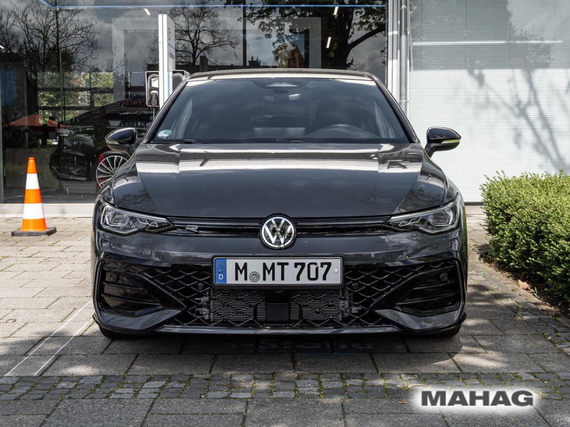 Volkswagen Golf R-Line