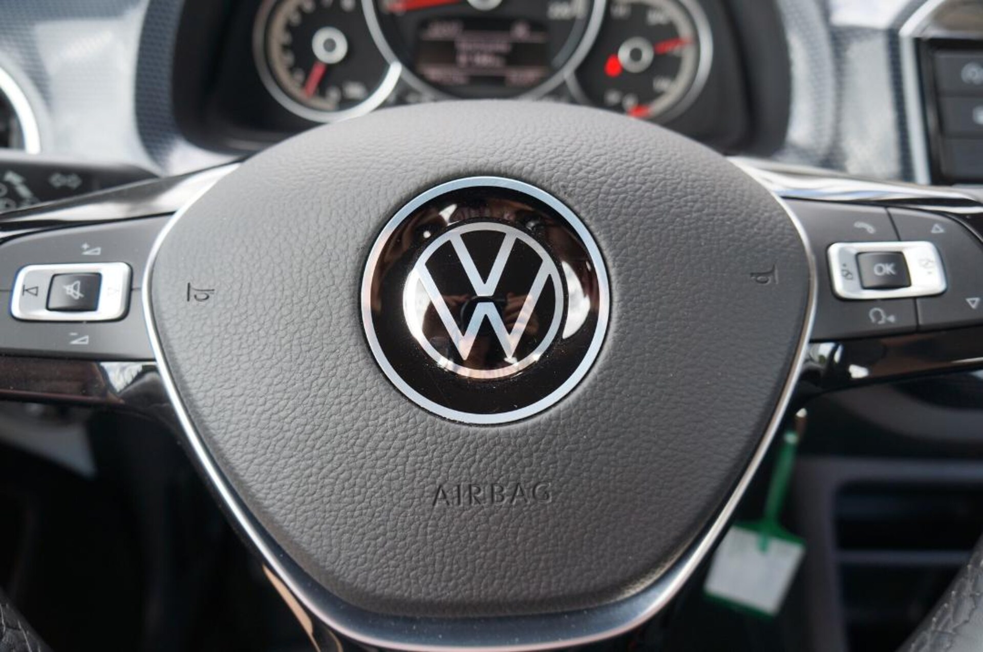 Volkswagen up! move up!