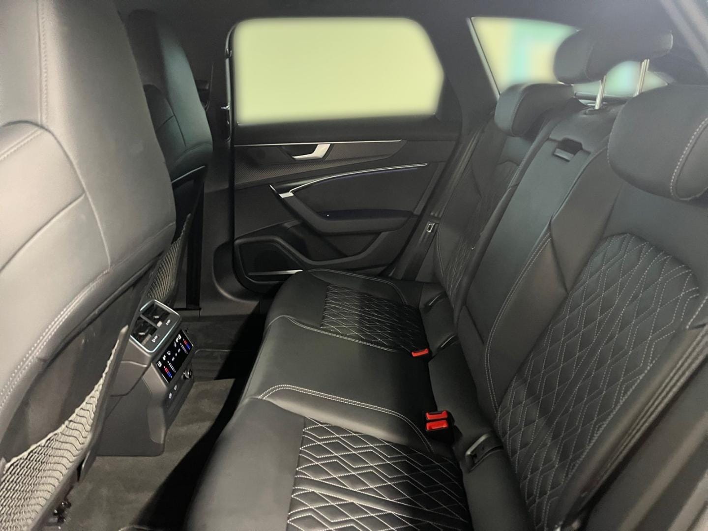 Bild über Audi S6 Avant TDI quattro tiptronic - für weitere Informationen kontaktieren Sie den Audi Partner