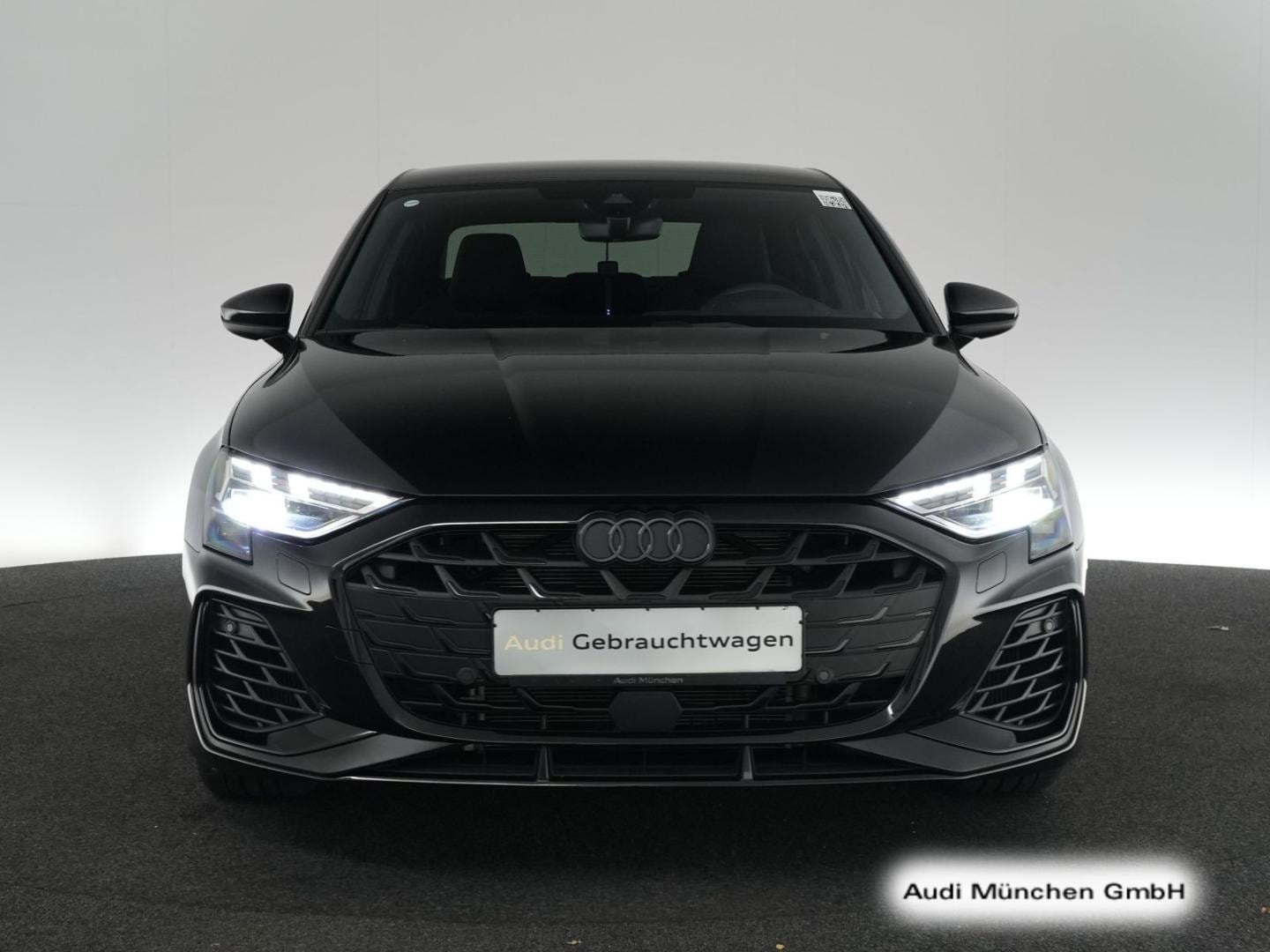 Bild über Audi S3 Limousine TFSI quattro S tronic - für weitere Informationen kontaktieren Sie den Audi Partner