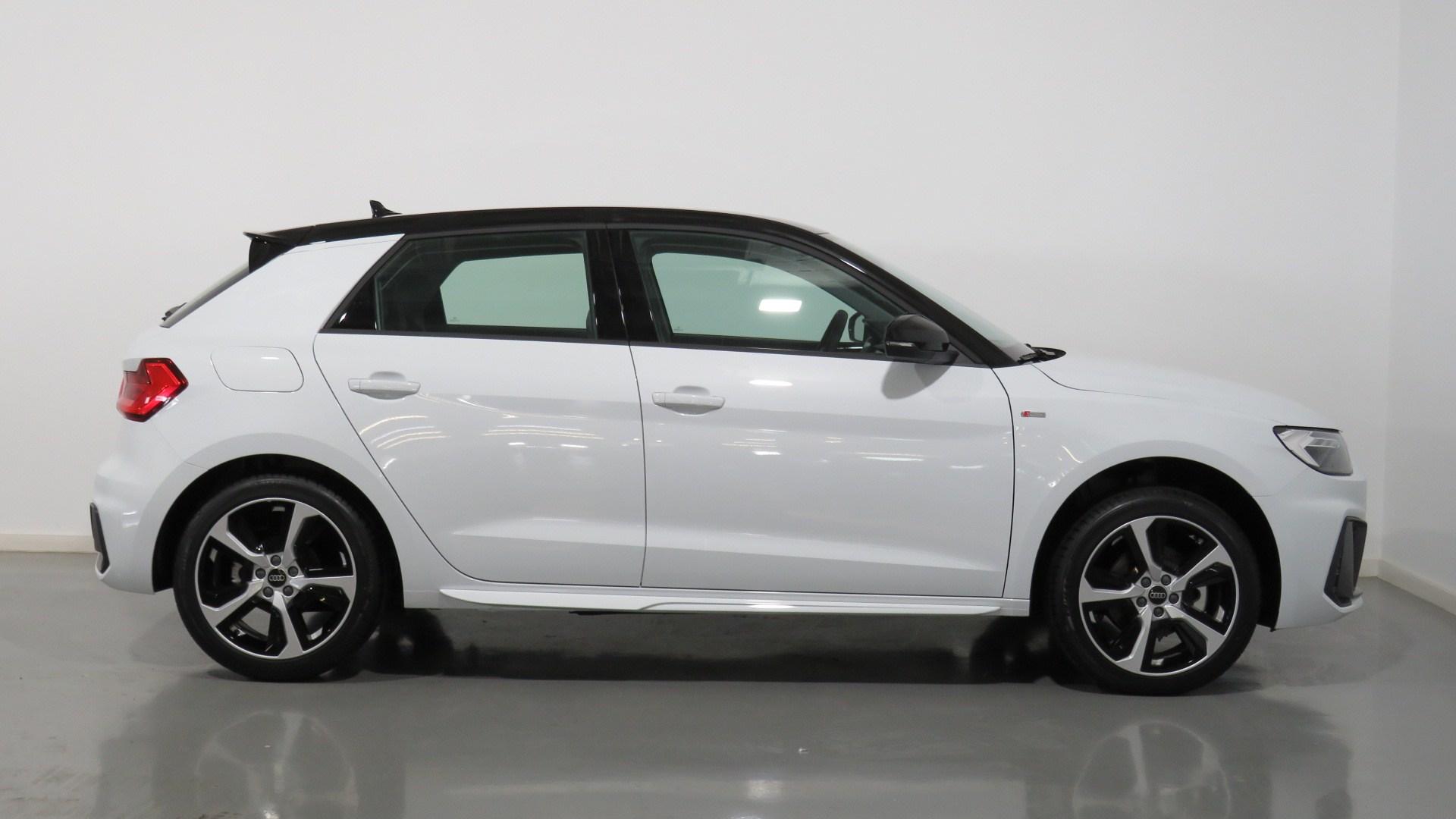 Image about Audi A1 Sportback Adrenalin edition 30 TFSI 81 kW (110 CV) 6 vel.