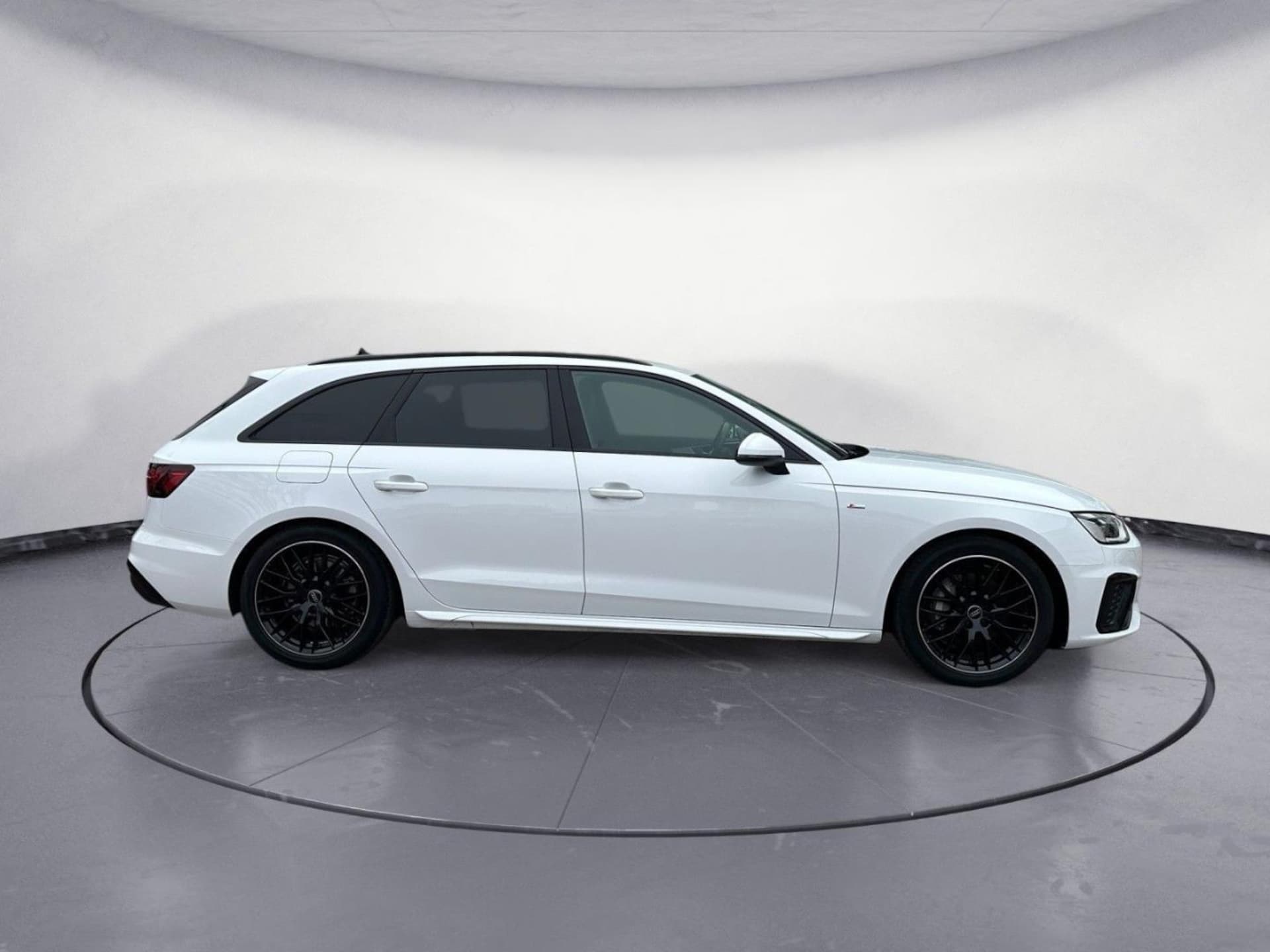 Audi A4 Avant S line