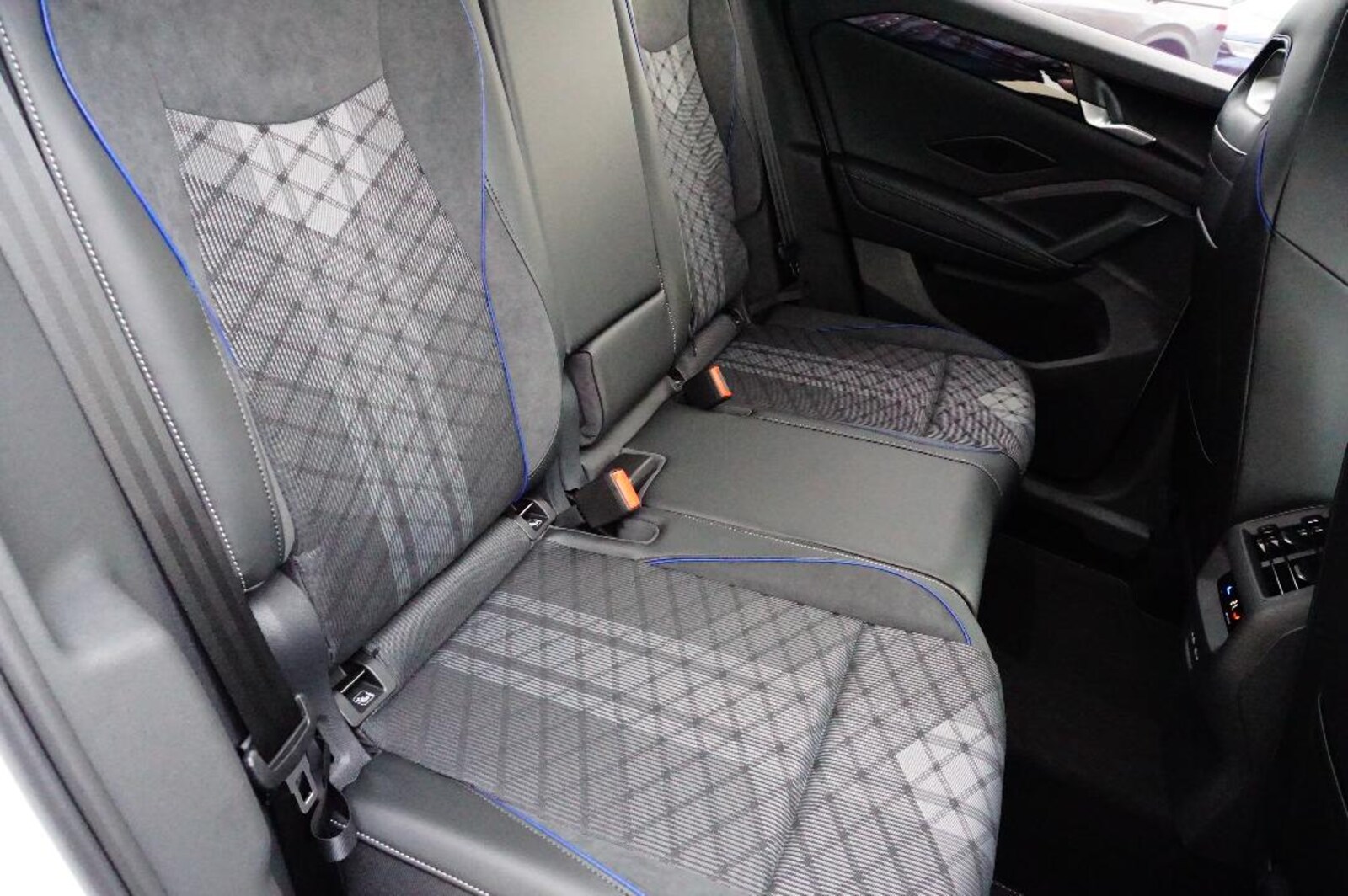 Volkswagen Tiguan – Bild 13