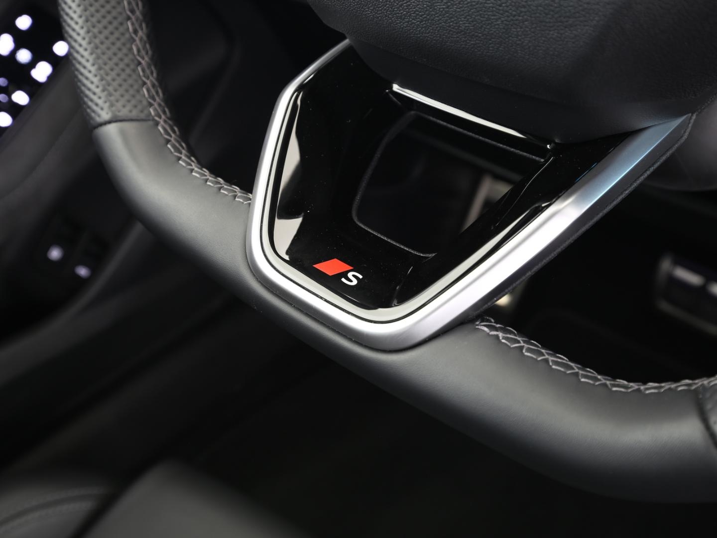 Bild über Audi A5 Avant e-hybrid e-hybrid quattro 270 kW S tronic - für weitere Informationen kontaktieren Sie den Audi Partner