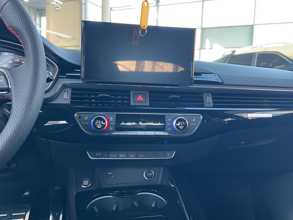 Image about Audi A4 Avant S line 40 TDI quattro S tronic