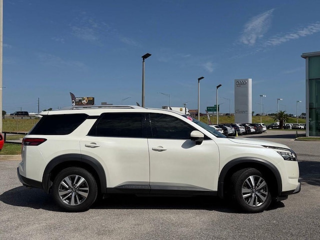 2022 Nissan Pathfinder