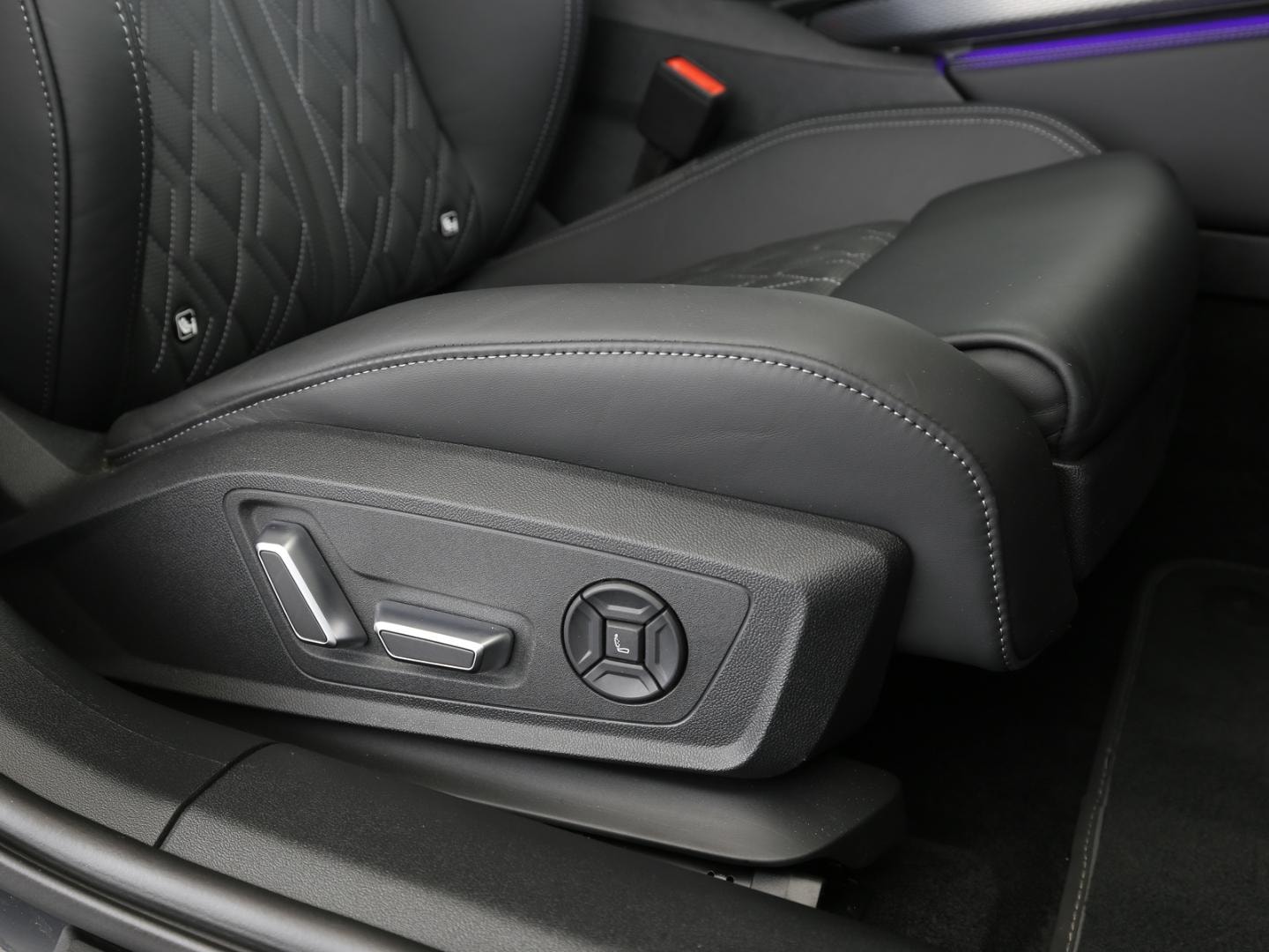 Bild über Audi A5 Avant e-hybrid e-hybrid quattro 270 kW S tronic - für weitere Informationen kontaktieren Sie den Audi Partner