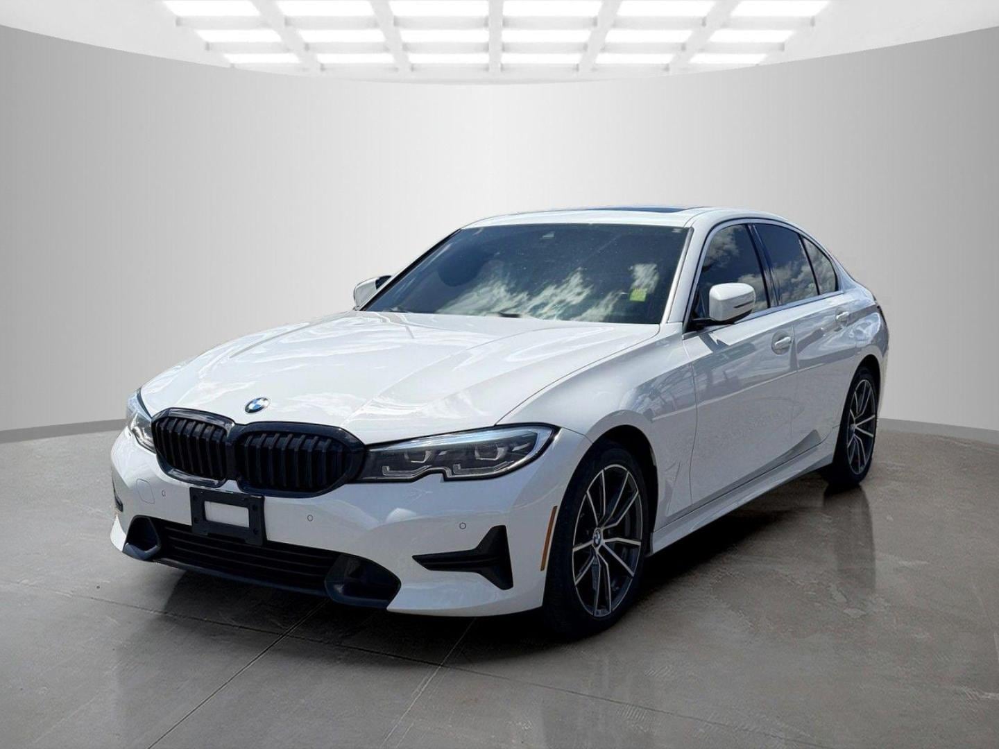 2020 BMW 3 Series 330i Sedan's photo