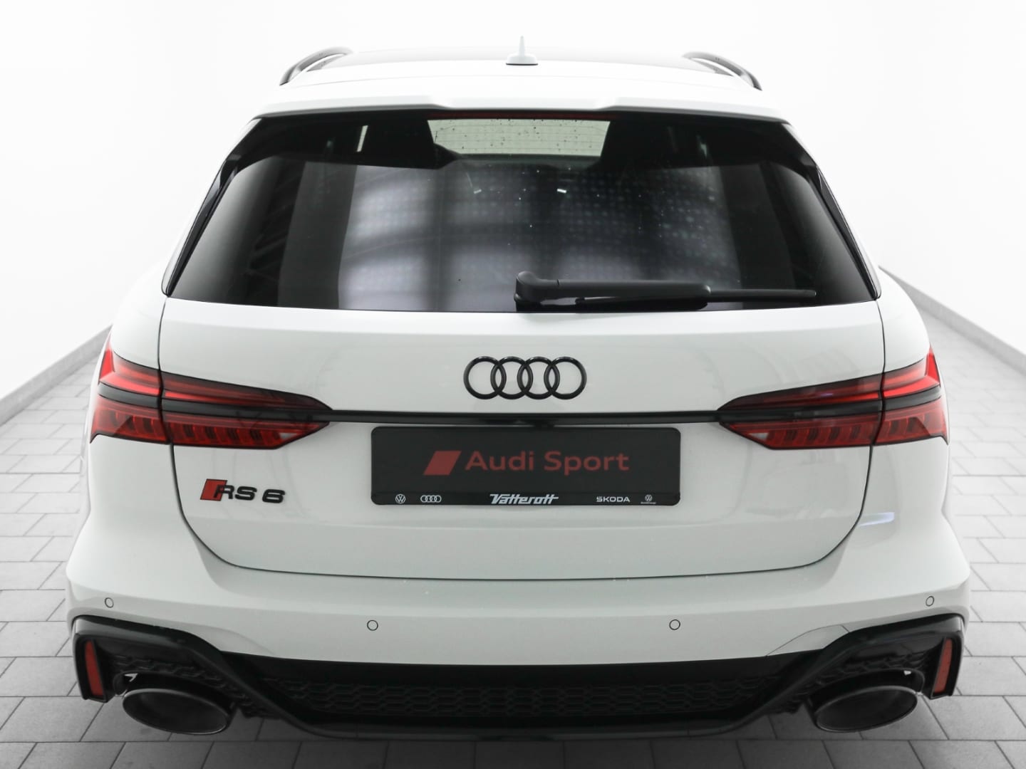 Bild über Audi RS 6 Avant performance quattro tiptronic - für weitere Informationen kontaktieren Sie den Audi Partner