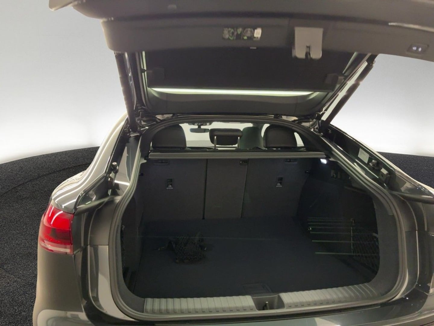 Bild über Audi Q6 Sportback e-tron S line business e-tron quattro 315 kW - für weitere Informationen kontaktieren Sie den Audi Partner