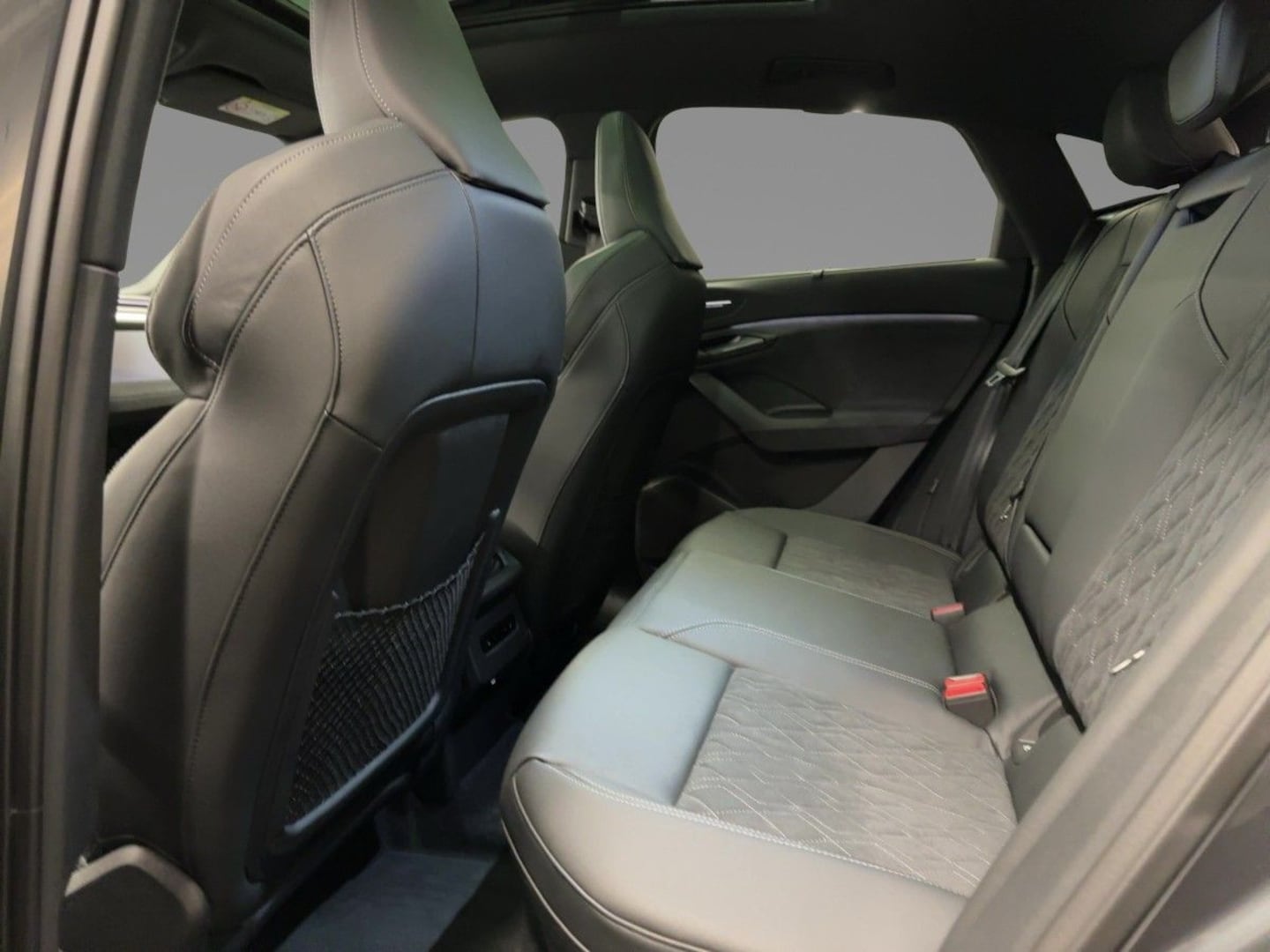 Bild über Audi Q6 Sportback e-tron S line business e-tron quattro 315 kW - für weitere Informationen kontaktieren Sie den Audi Partner