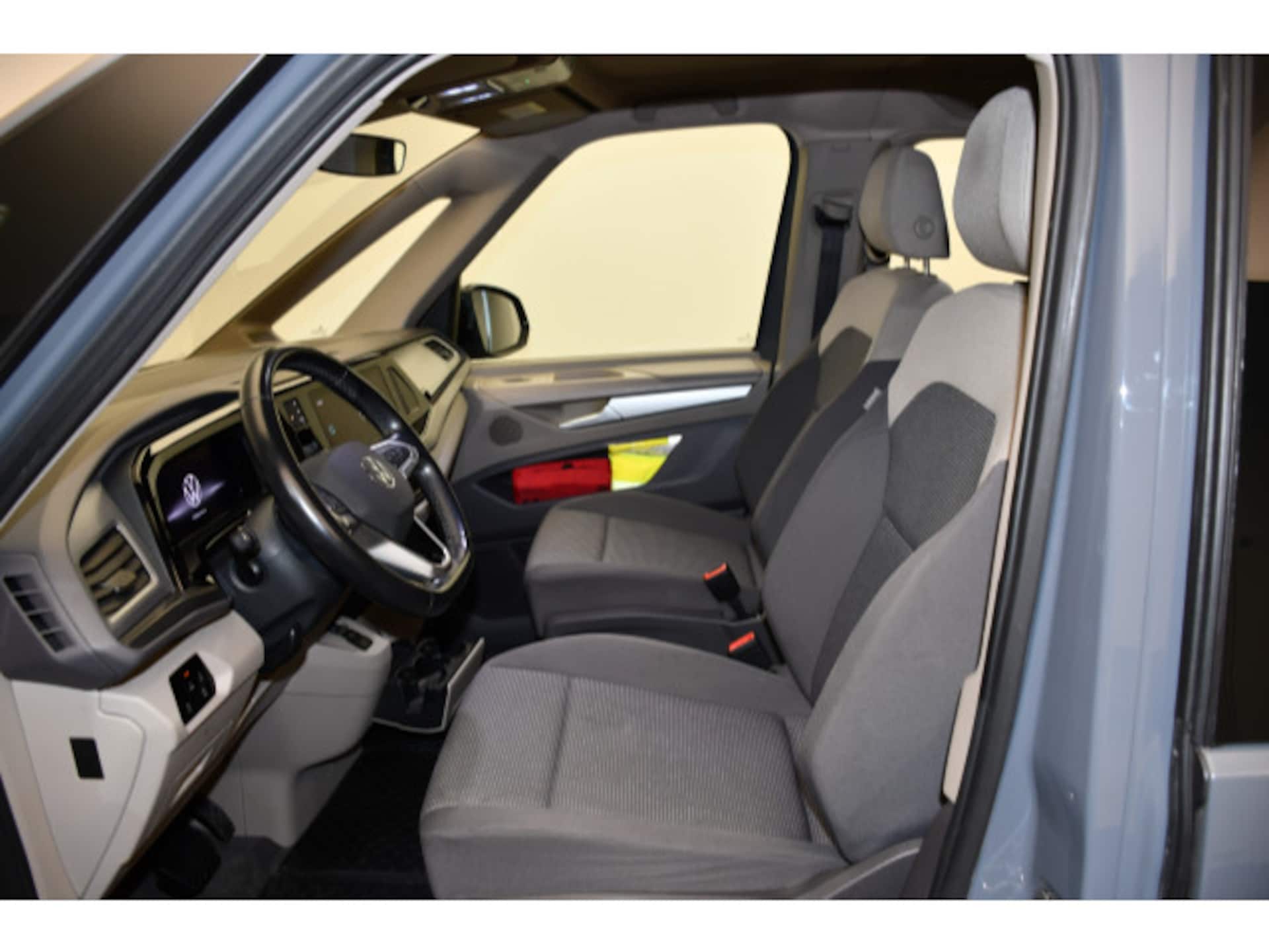 Volkswagen Multivan Basis-Modell